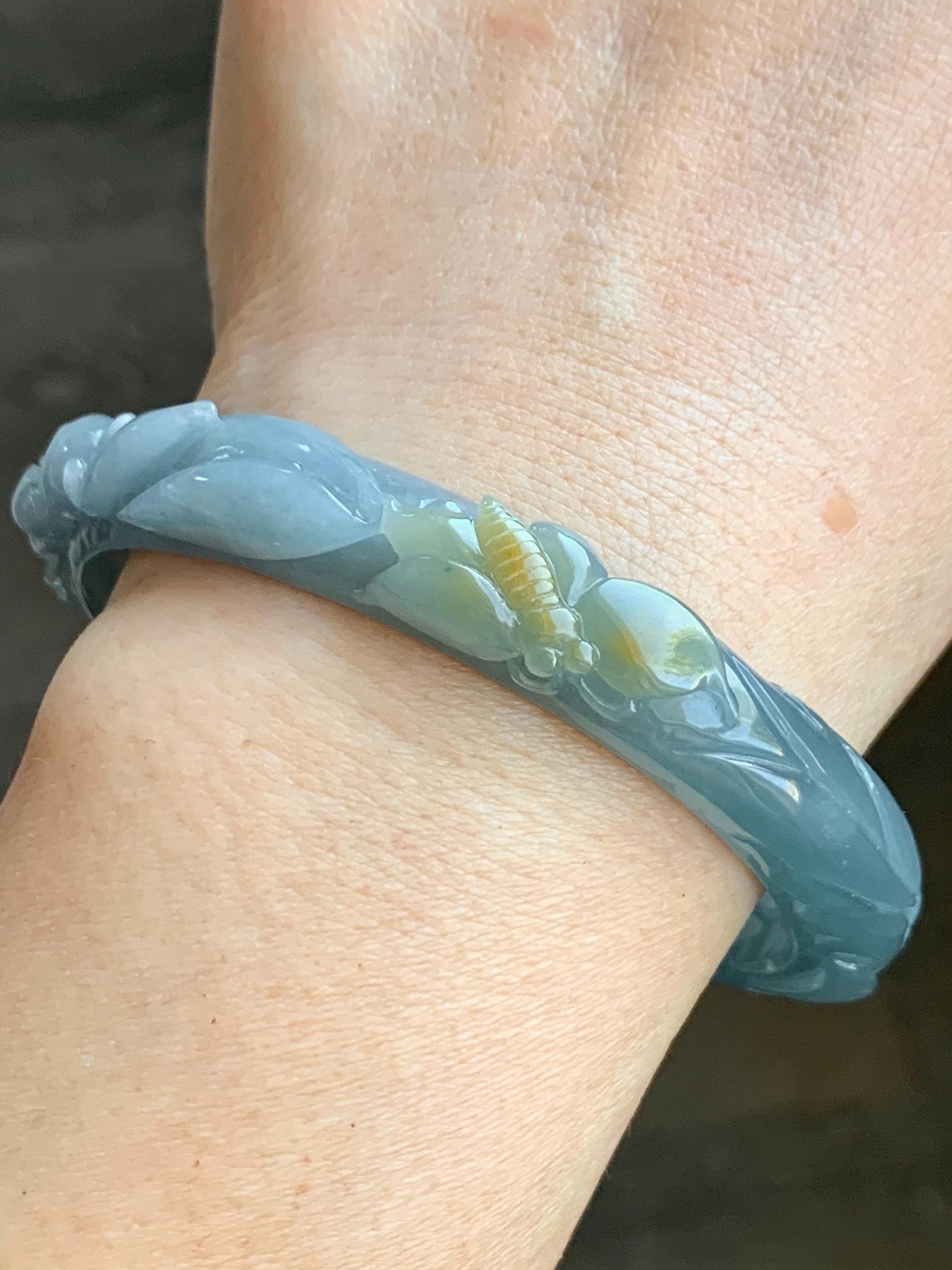 Certified Natural Guatemalan Premium Icy Dusty Blue Jadeite Carved Bangle Matching Bangle Hole Pendant 60.4 mm 天然冰胶危蓝翡翠荷花喜鹊雕刻手镯和镯心吊坠 811 813