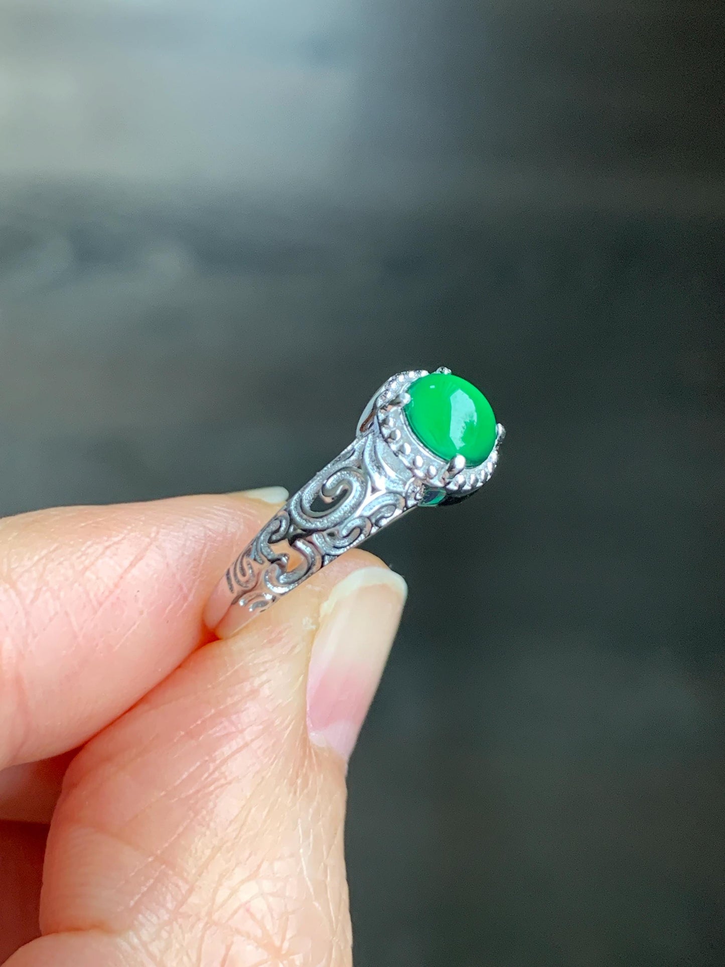 Natural Guatemalan Grade A Icy Translucent Vibrant Green Jadeite Solitaire Band Style Ring Sterling Silver Size Adjustable 天然冰危绿翡翠银镶戒指 WLLK