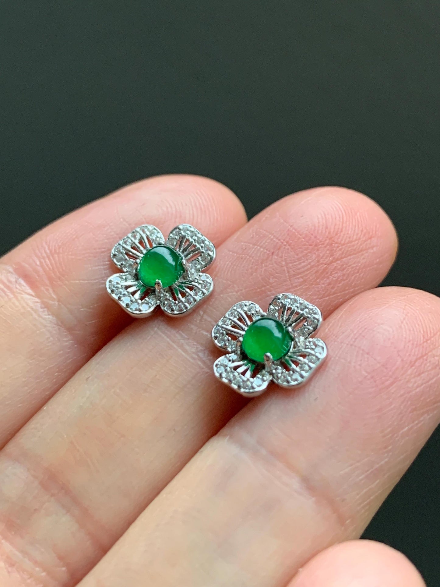 Natural Guatemalan Grade A Icy Highly Translucent Vibrant Green Jadeite Round Stud Earrings Sterling Silver 天然冰危绿翡翠蛋面银镶耳钉