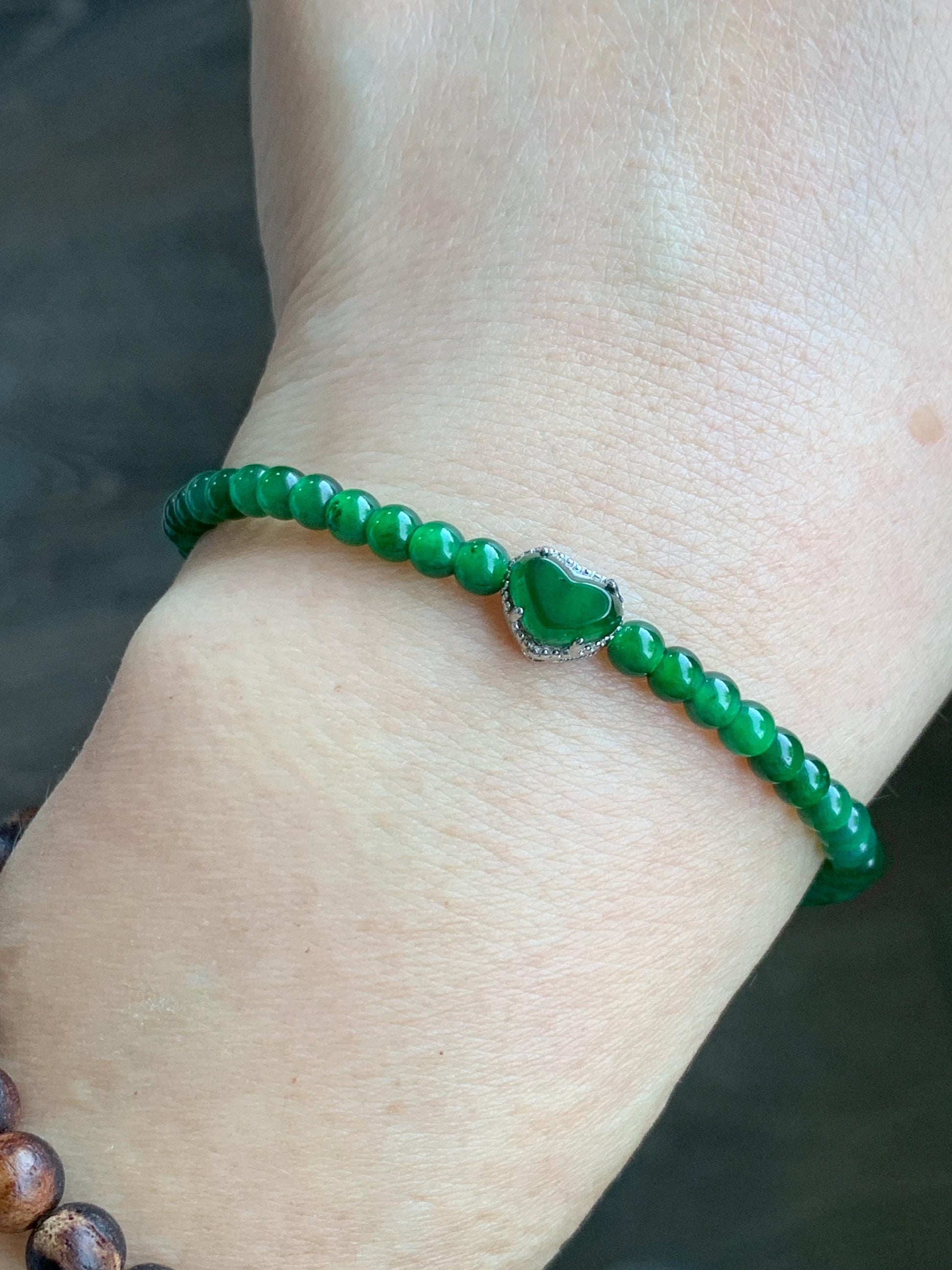 Natural Grade A Guatemalan Icy Translucent Vibrant Green Jadeite Beads Heart Charm Beaded Bracelet Sterling Silver 6.75” 5g 天然冰危绿翡翠爱心小圆珠手串