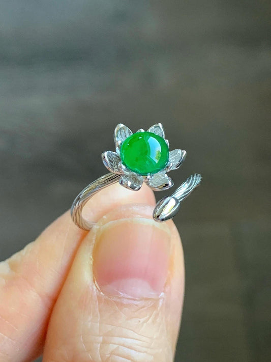 Natural Guatemalan Icy Translucent Vibrant Green Jadeite Solitaire Flower Open Band Ring Sterling Silver Adjustable 天然冰危绿翡翠莲花开口银镶戒指 WLH98
