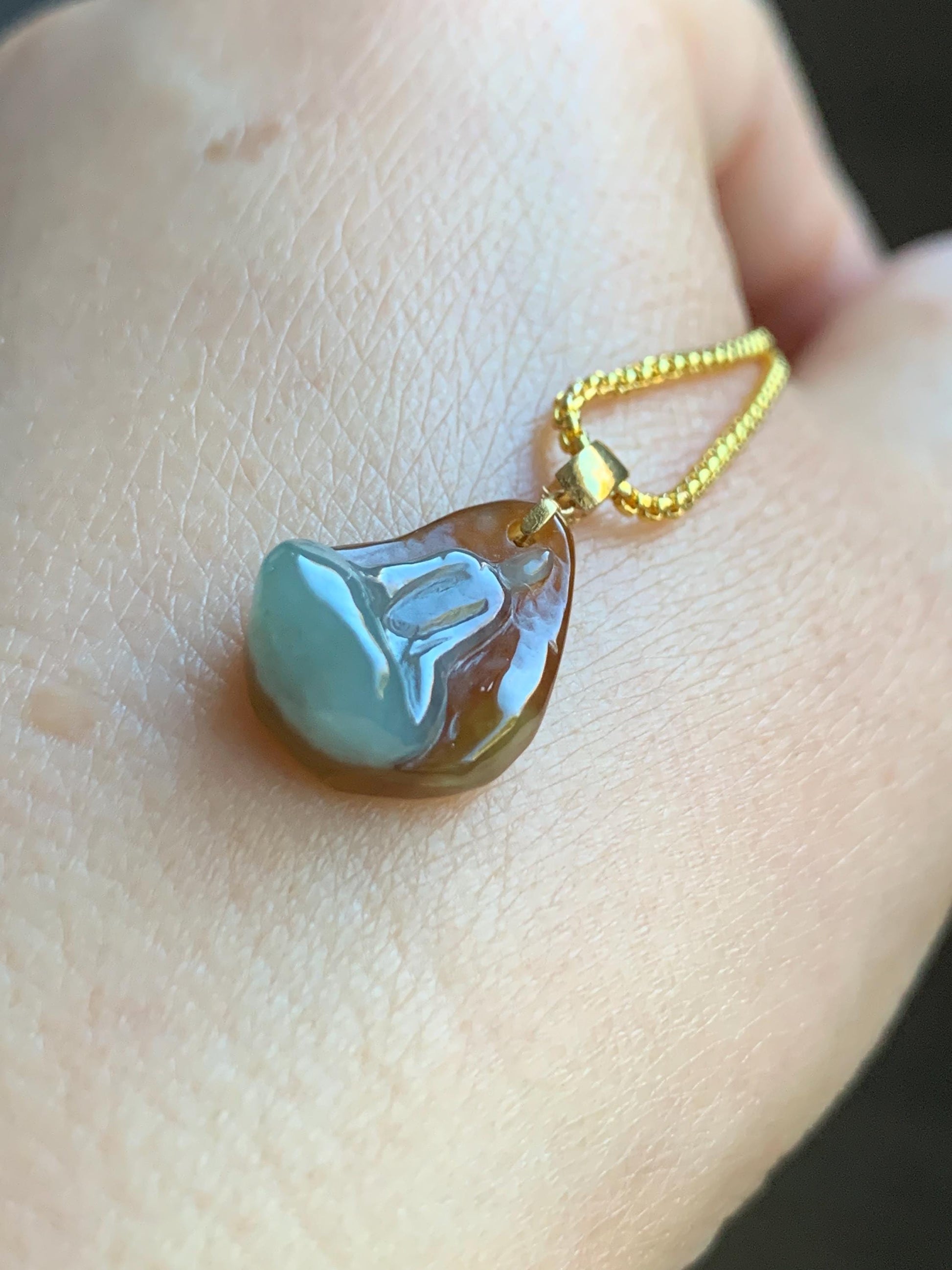 Petite Natural Grade A Bicolored Light Blue & Red Icy Translucent Jadeite Carved Chanting Monk Pendant 18K Yellow Gold 天然红加淡蓝双色翡翠悟道镶嵌迷你吊坠 A