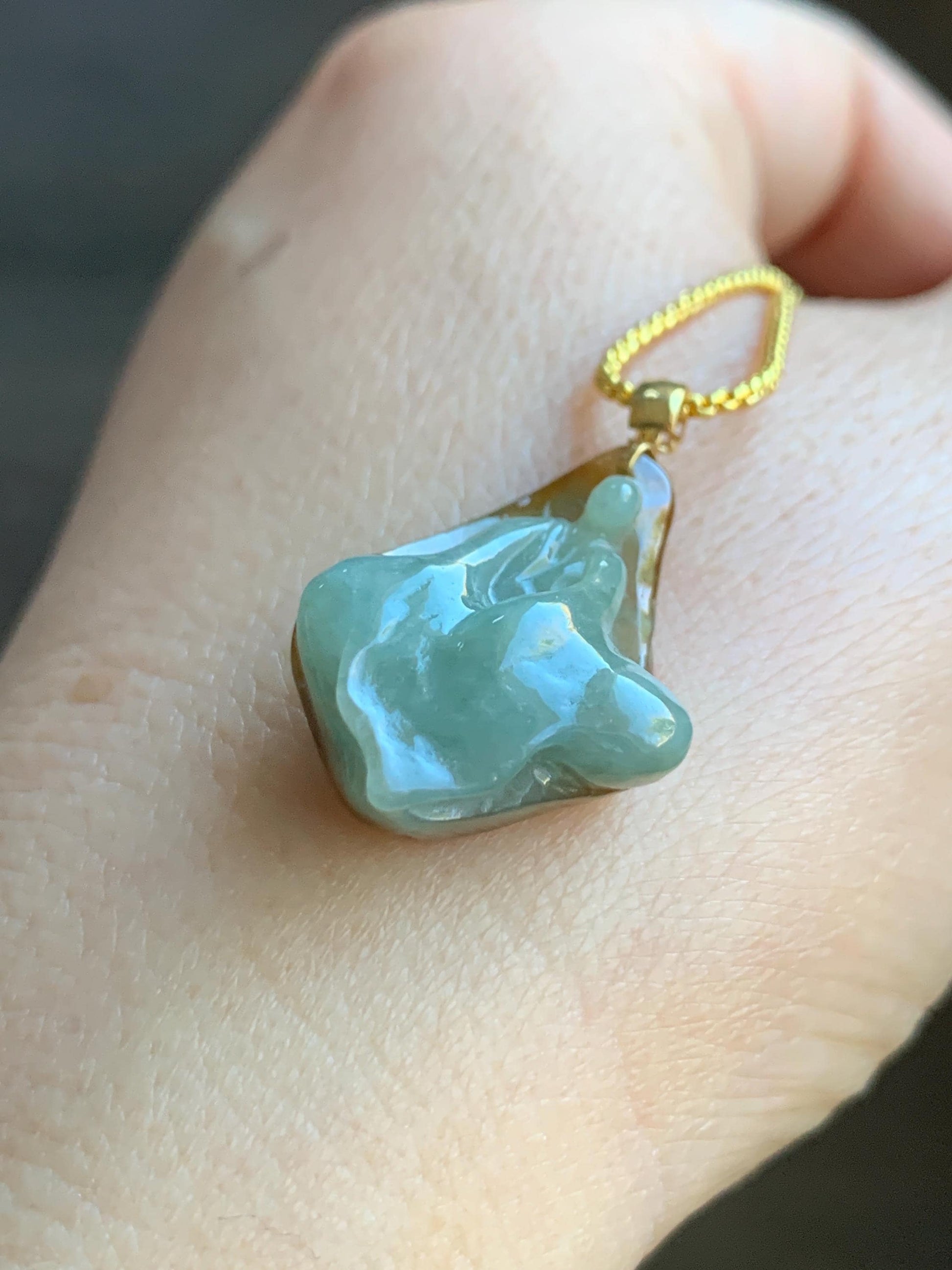 Petite Natural Grade A Bicolored Light Blue & Red Icy Translucent Jadeite Carved Chanting Monk Pendant 18K Yellow Gold 天然红加淡蓝双色翡翠悟道镶嵌迷你吊坠 B