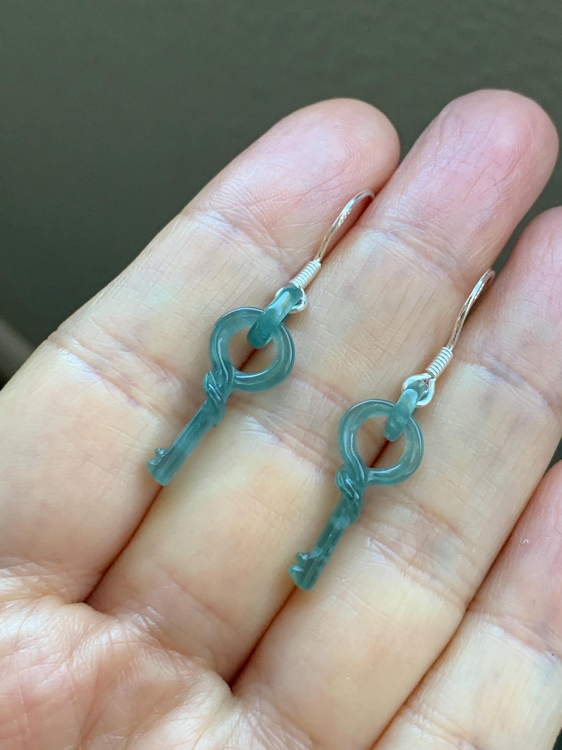 Natural Guatemalan Icy Highly Translucent Dusty Teal Blue Jadeite Keys w/ Interlocking Rings Dangle Earrings Sterling Silver 天然冰危蓝翡翠钥匙环环相扣耳钩