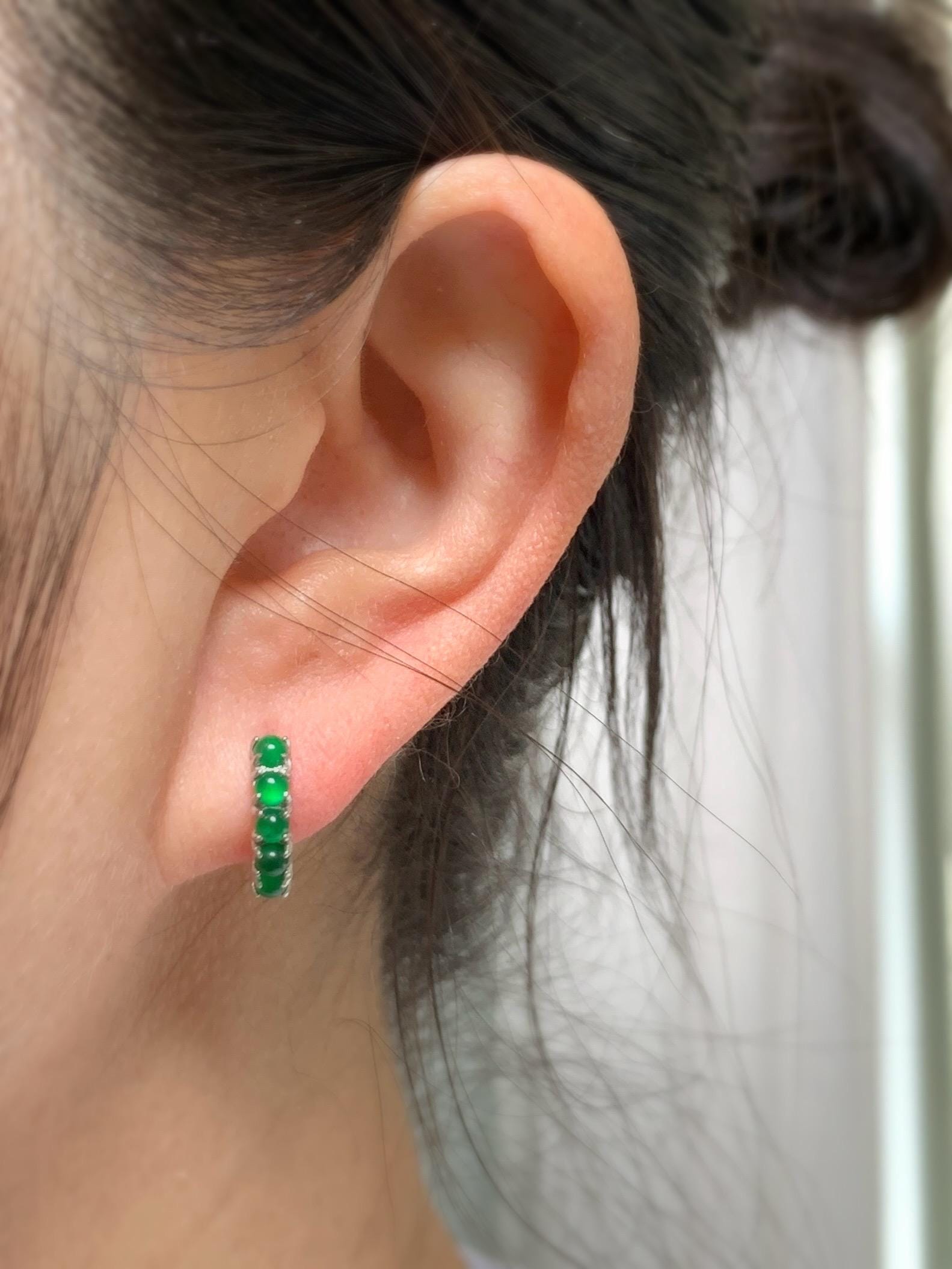 Natural Guatemalan Grade A Icy Translucent Vibrant Green Jadeite Hoop Huggie Earrings Sterling Silver 天然冰危绿翡翠银镶耳包 XEB88