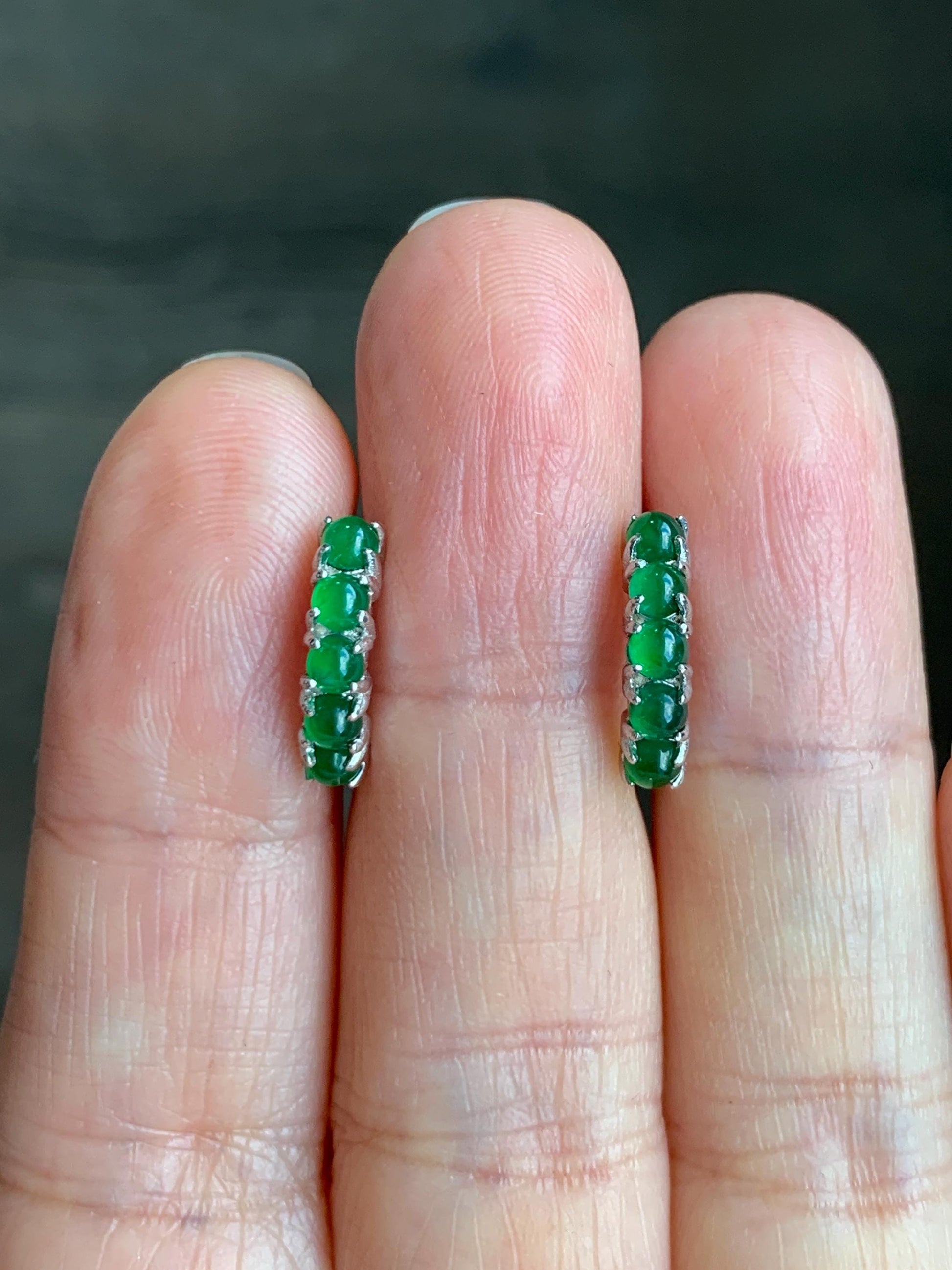 Natural Guatemalan Grade A Icy Translucent Vibrant Green Jadeite Hoop Huggie Earrings Sterling Silver 天然冰危绿翡翠银镶耳包 XEB88