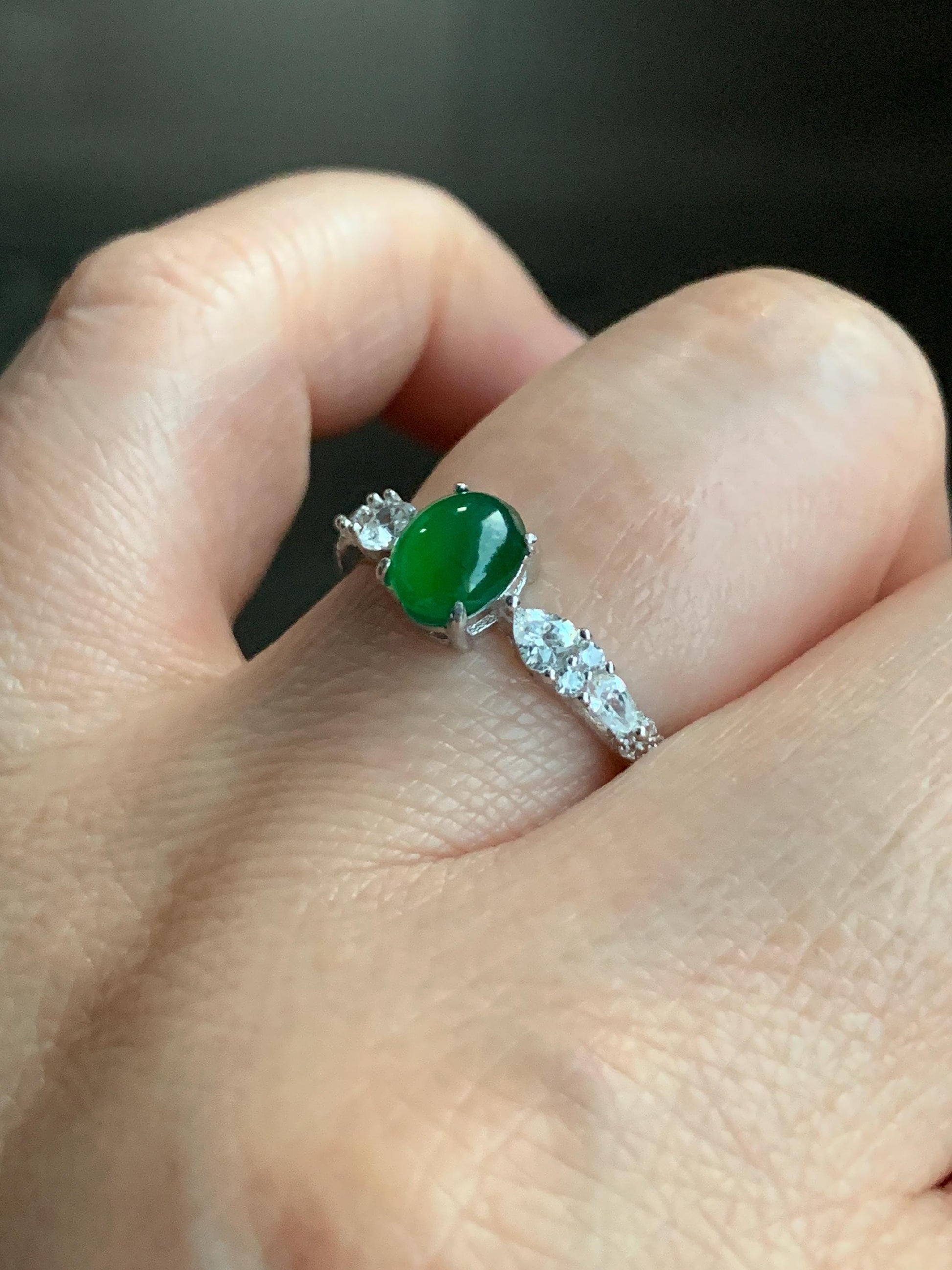 Natural Guatemalan Icy Translucent Vibrant Green Jadeite Oval Cabochon Ring Sterling Silver Size 7 Adjustable 天然冰危绿翡翠银镶戒指 MWL100