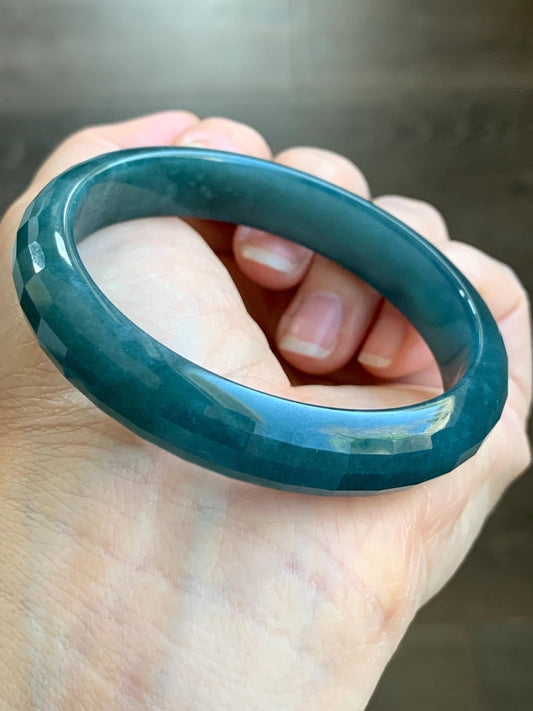 Certified Natural Grade A Guatemalan Icy Translucent Dark Blue Jadeite Faceted Bangle 55.89m 11.5x6.6mm 40.8g 天然老种冰危深蓝翡翠正圈切割面手镯 1352