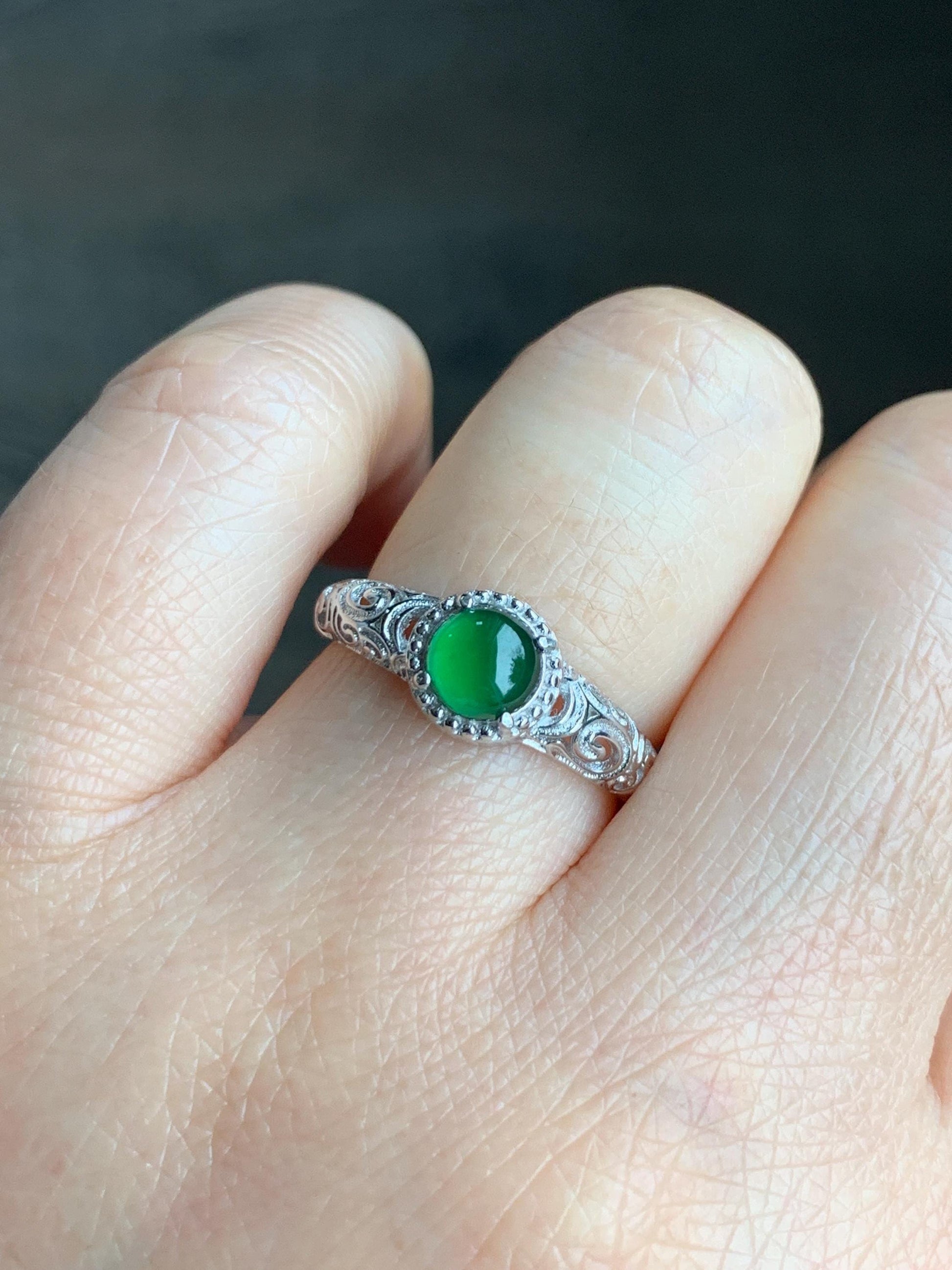 Natural Guatemalan Grade A Icy Translucent Vibrant Green Jadeite Solitaire Band Style Ring Sterling Silver Size Adjustable 天然冰危绿翡翠银镶戒指 WLLK