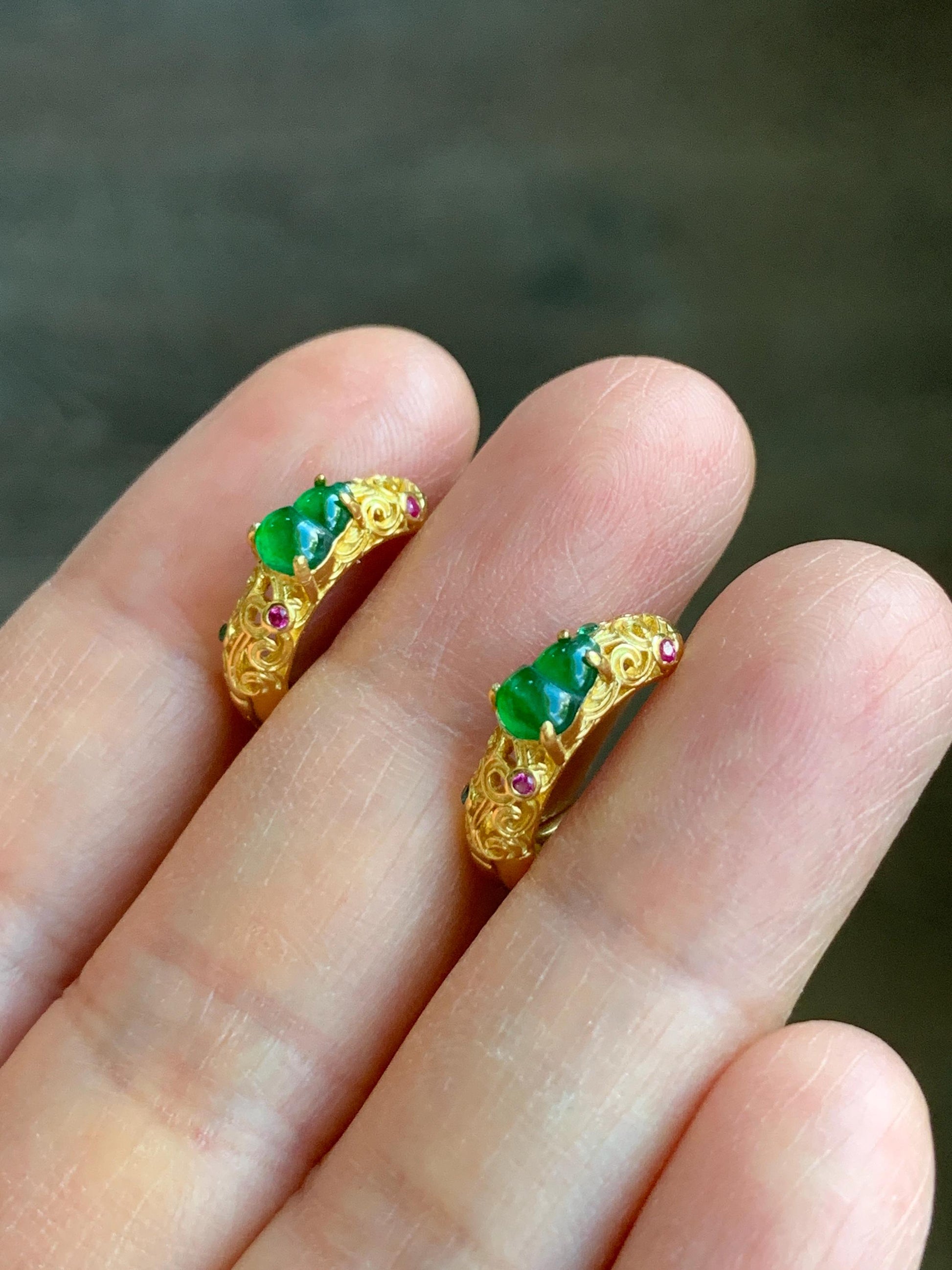 Natural Guatemalan Icy Translucent Vibrant Green Gourd Jadeite Hoop Huggie Earrings Sterling Silver Yellow Gold Overlay 天然冰危绿翡翠葫芦银镶耳包 HWL70
