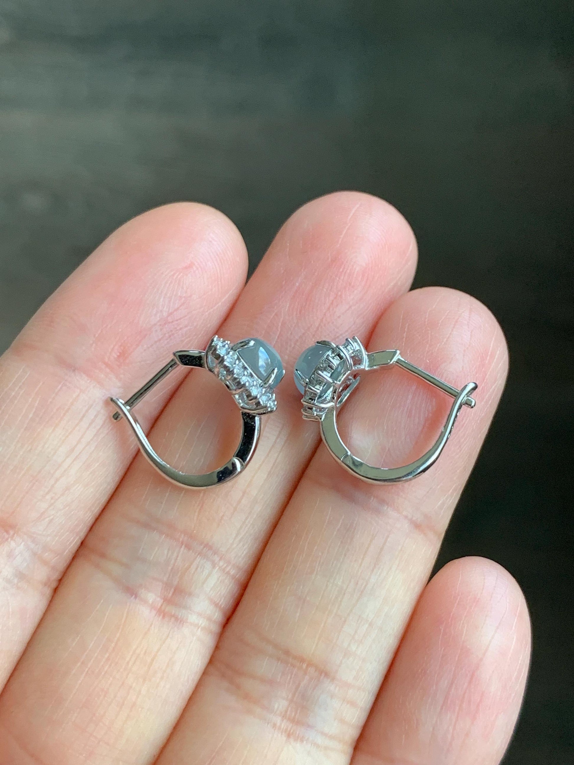 Natural Grade A Guatemalan Icy Highly Translucent Pastel Blue Jadeite Halo Style Huggie Hoop Earrings 天然冰危淡蓝翡翠银镶耳包 WBHD70