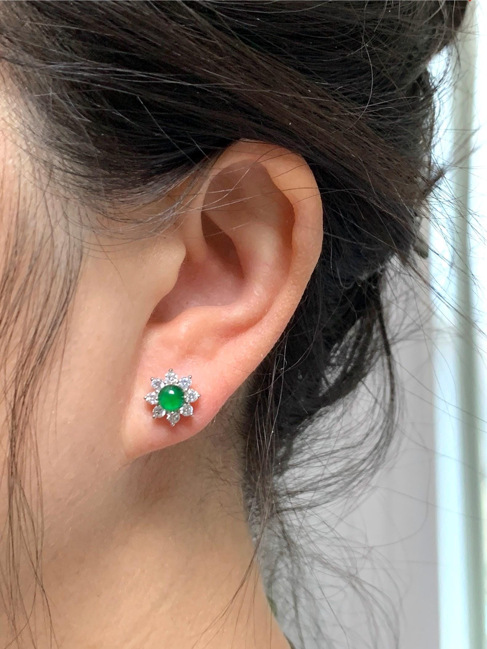 Natural Guatemalan Grade A Icy Translucent Vibrant Green Jadeite Halo Style Stud Earrings S925 Sterling Silver 天然冰危绿翡翠银镶耳钉 HAE70
