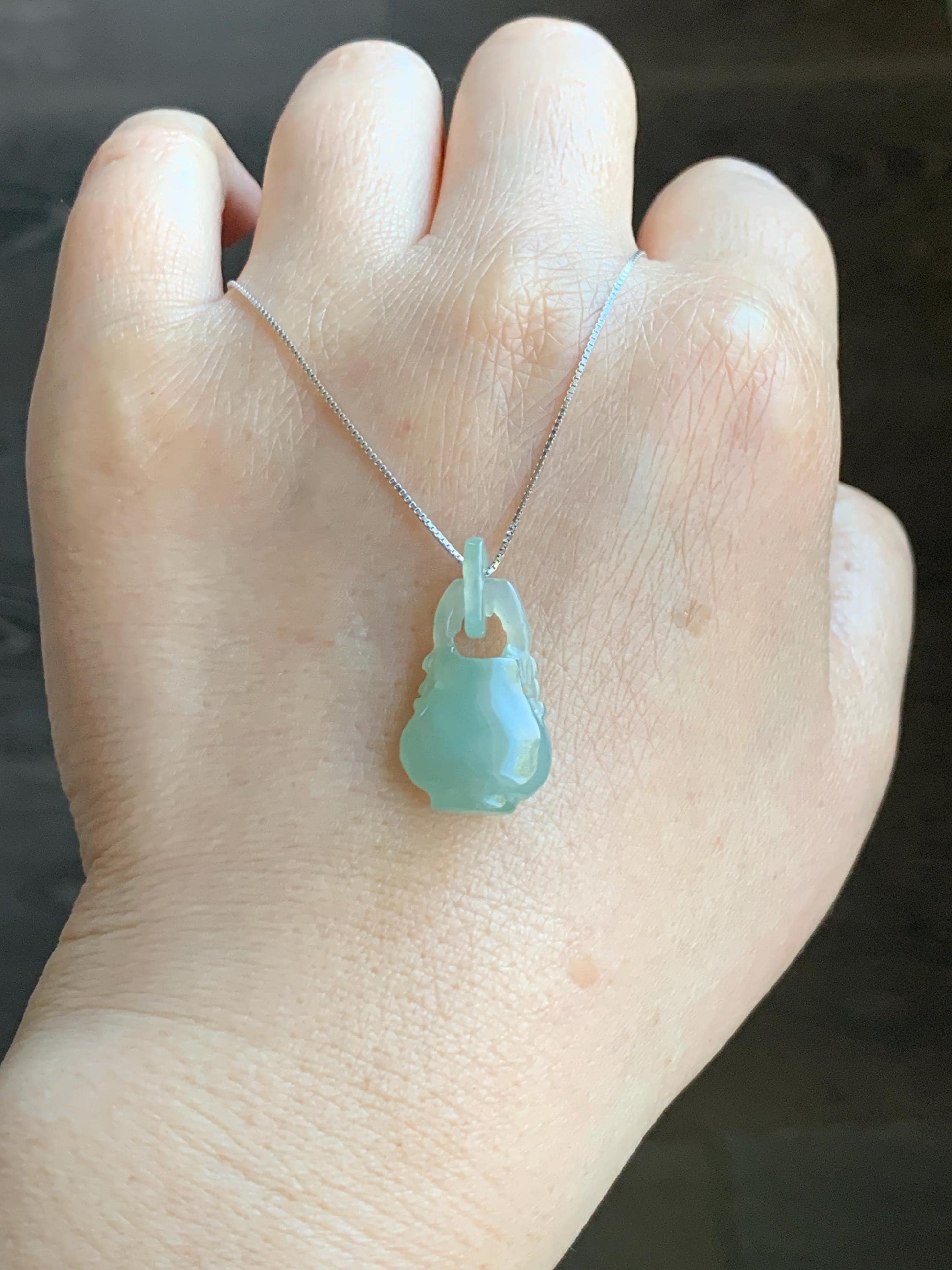 Natural Grade A Icy Translucent Gelatinous Light Green Jadeite Vase w/ Interlocking Bail Pendant Necklace Sterling Silver 天然冰胶晴底翡翠花瓶环环相扣吊坠