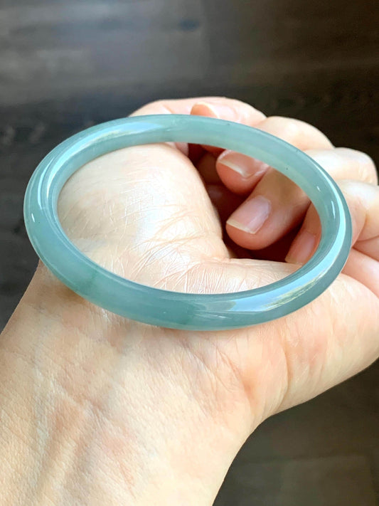 Certified Natural Grade A Guatemalan Icy Translucent Gelatinous Light Blueish Green Jadeite Bangle Bracelet 58.6mm 26.6g 天然冰胶危淡蓝绿翡翠圆条手镯 1146