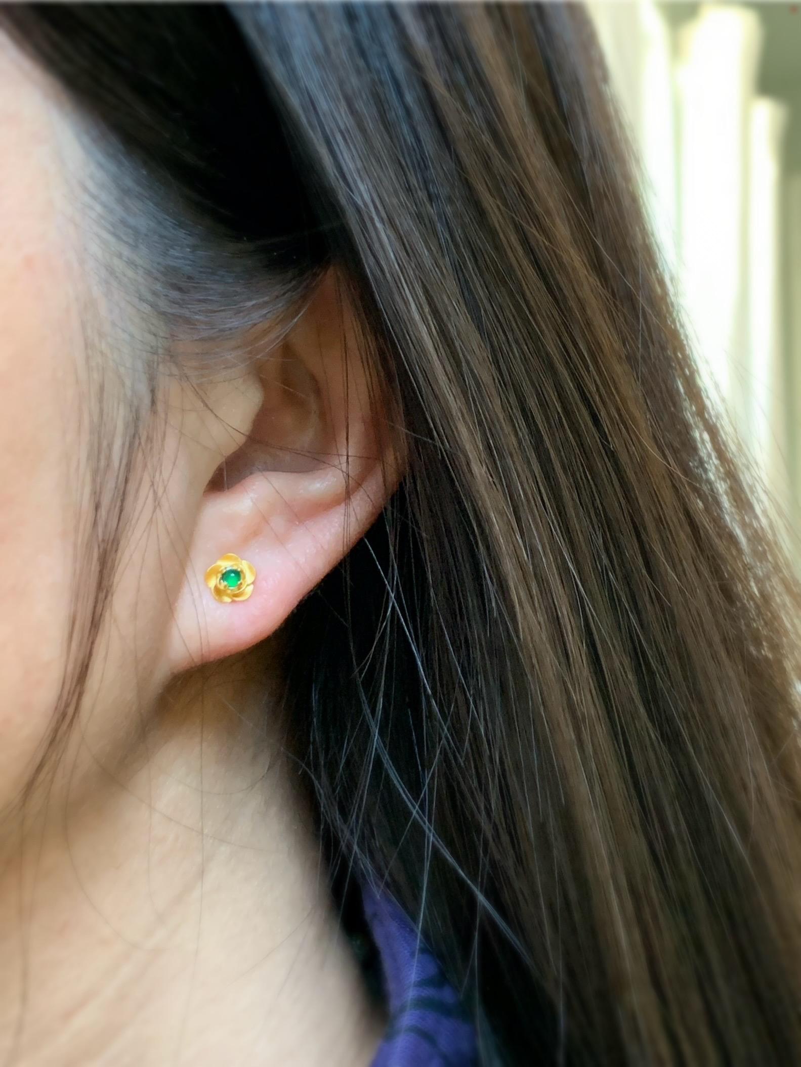 Petite Natural Grade A Guatemalan Icy Highly Translucent Vibrant Green Jadeite Flower Stud Earrings Sterling Silver YG 天然冰危绿翡翠花银耳钉 XJH55