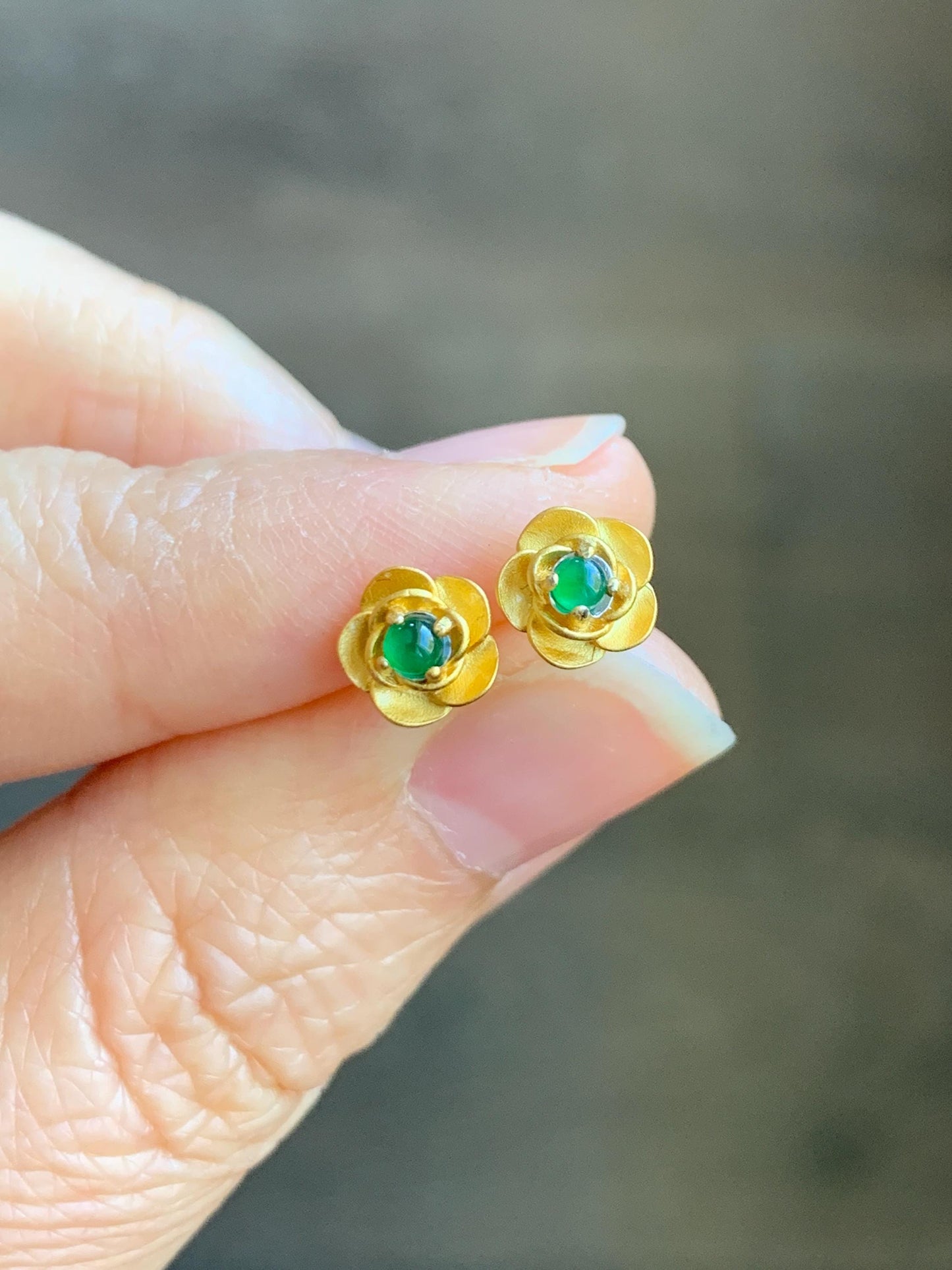 Petite Natural Grade A Guatemalan Icy Highly Translucent Vibrant Green Jadeite Flower Stud Earrings Sterling Silver YG 天然冰危绿翡翠花银耳钉 XJH55