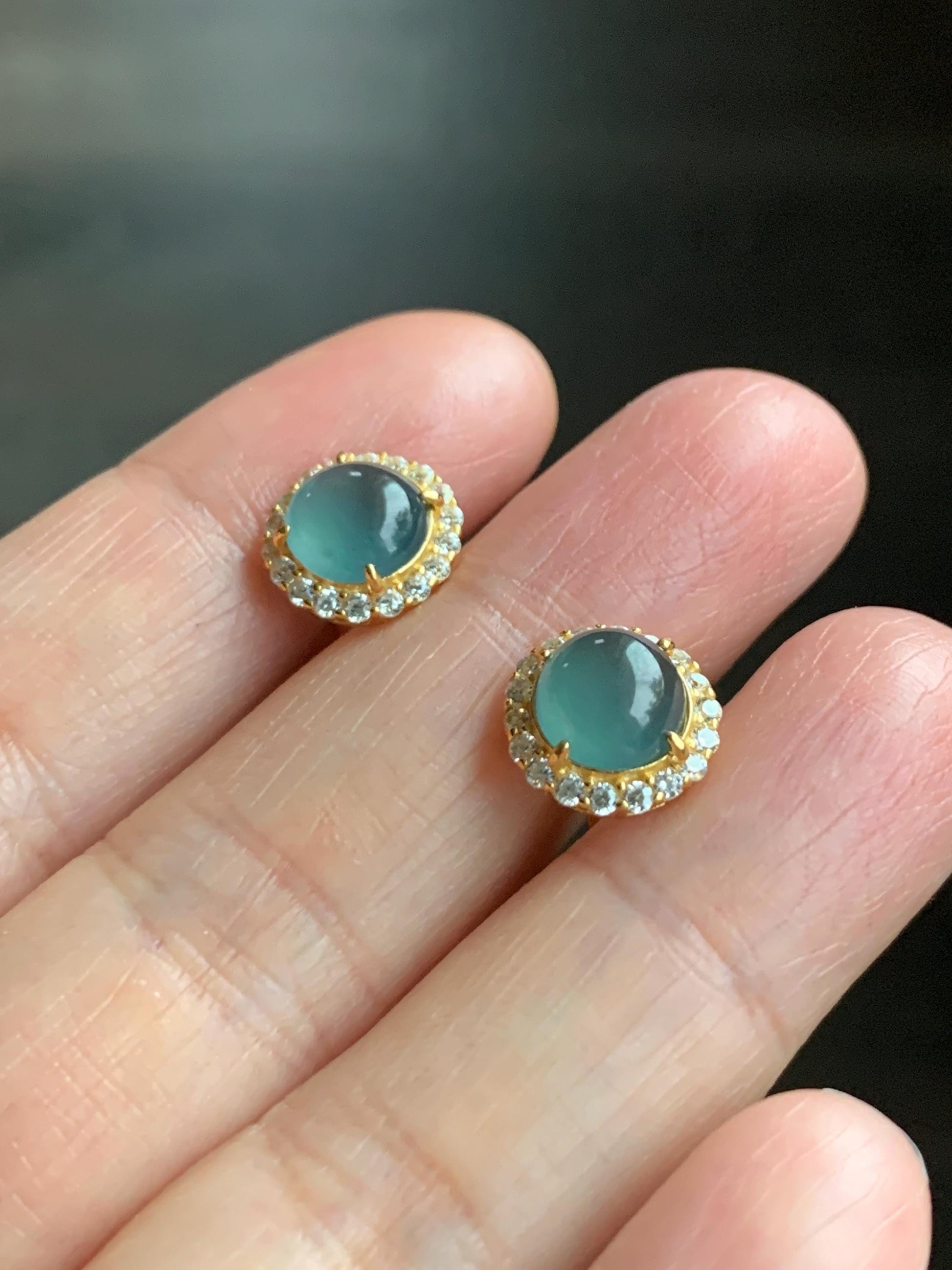 Natural Grade A Guatemalan Icy Translucent Dark Teal Blue Jadeite Halo Style Stud Earrings Sterling Silver YG Overlay 天然冰危深蓝绿翡翠银镶耳钉 WLH88