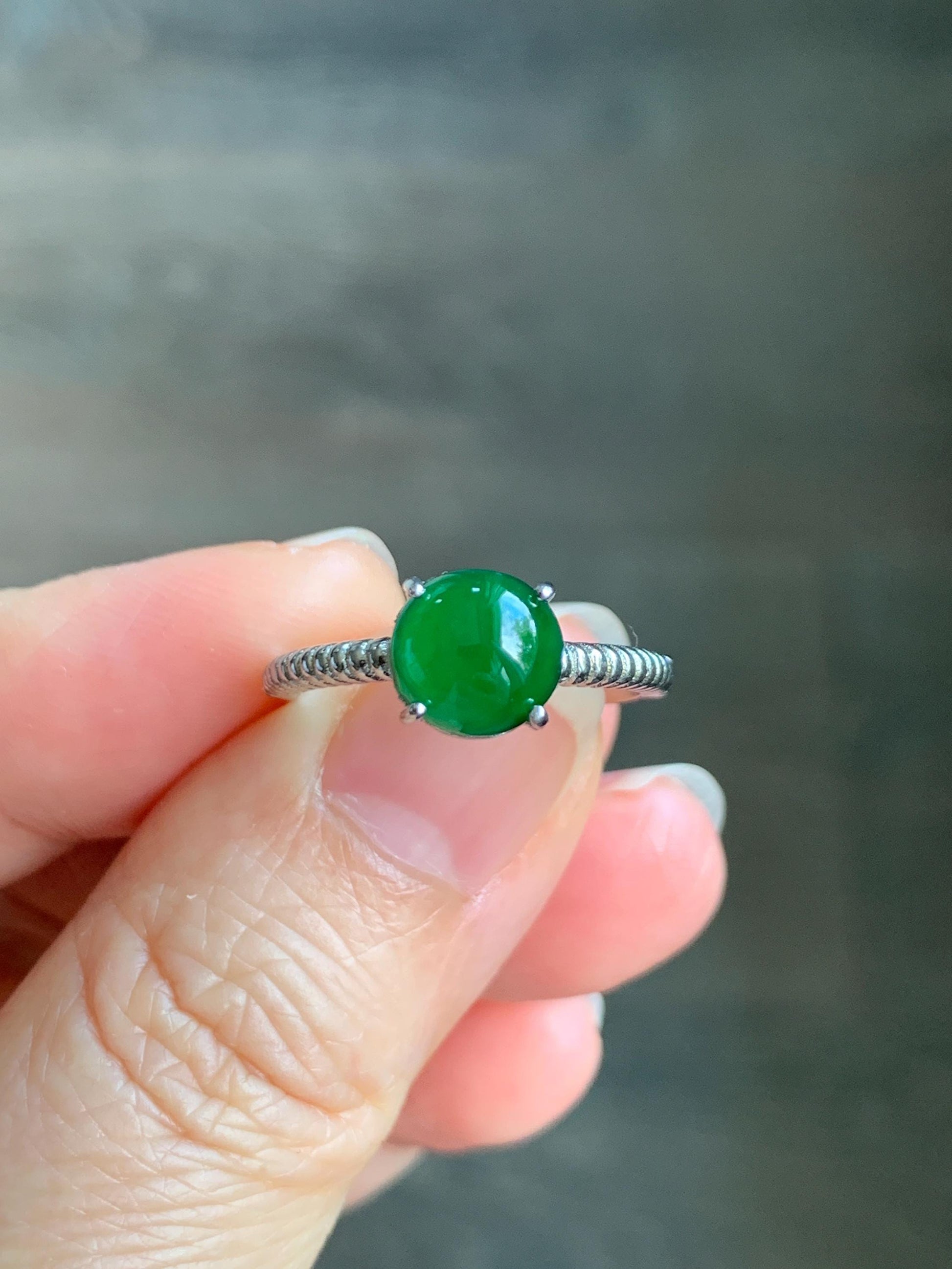 Natural Grade A Guatemalan Icy Translucent Vibrant Green Jadeite Solitaire Style Ring Sterling Silver Size Adjustable 天然冰危绿翡翠银镶戒指 XZJ88