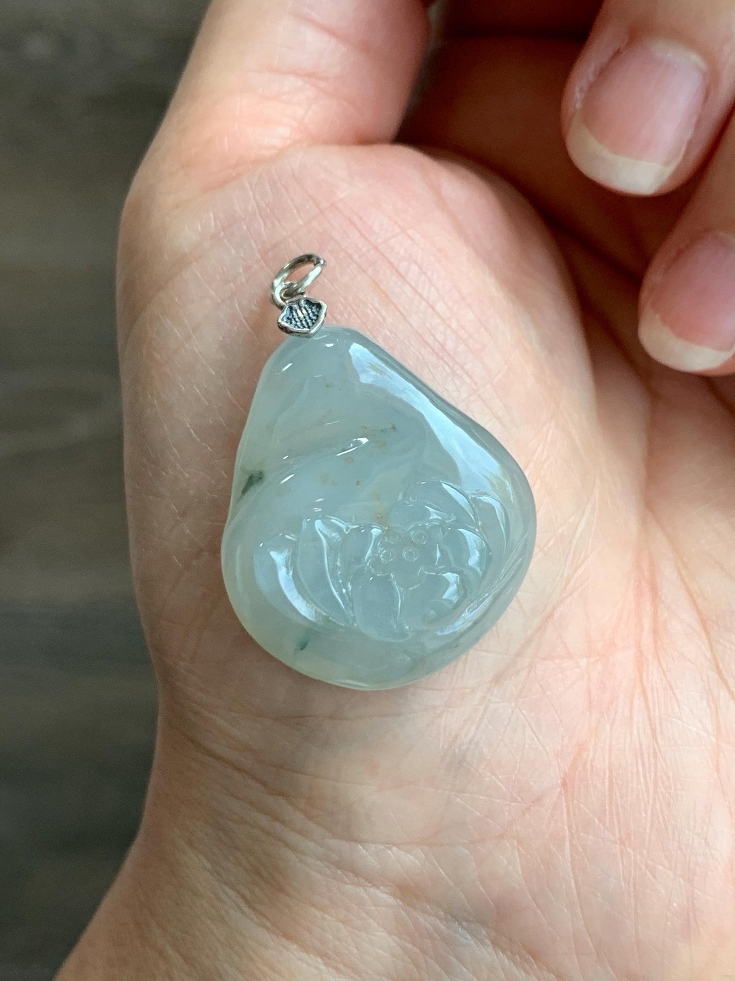 Natural Grade A Icy Translucent Gelatinous Beige Pastel Green Jadeite Lotus Flower Teardrop Pendant Sterling Silver 12g 天然冰胶晴底撒金翡翠莲花水滴吊坠