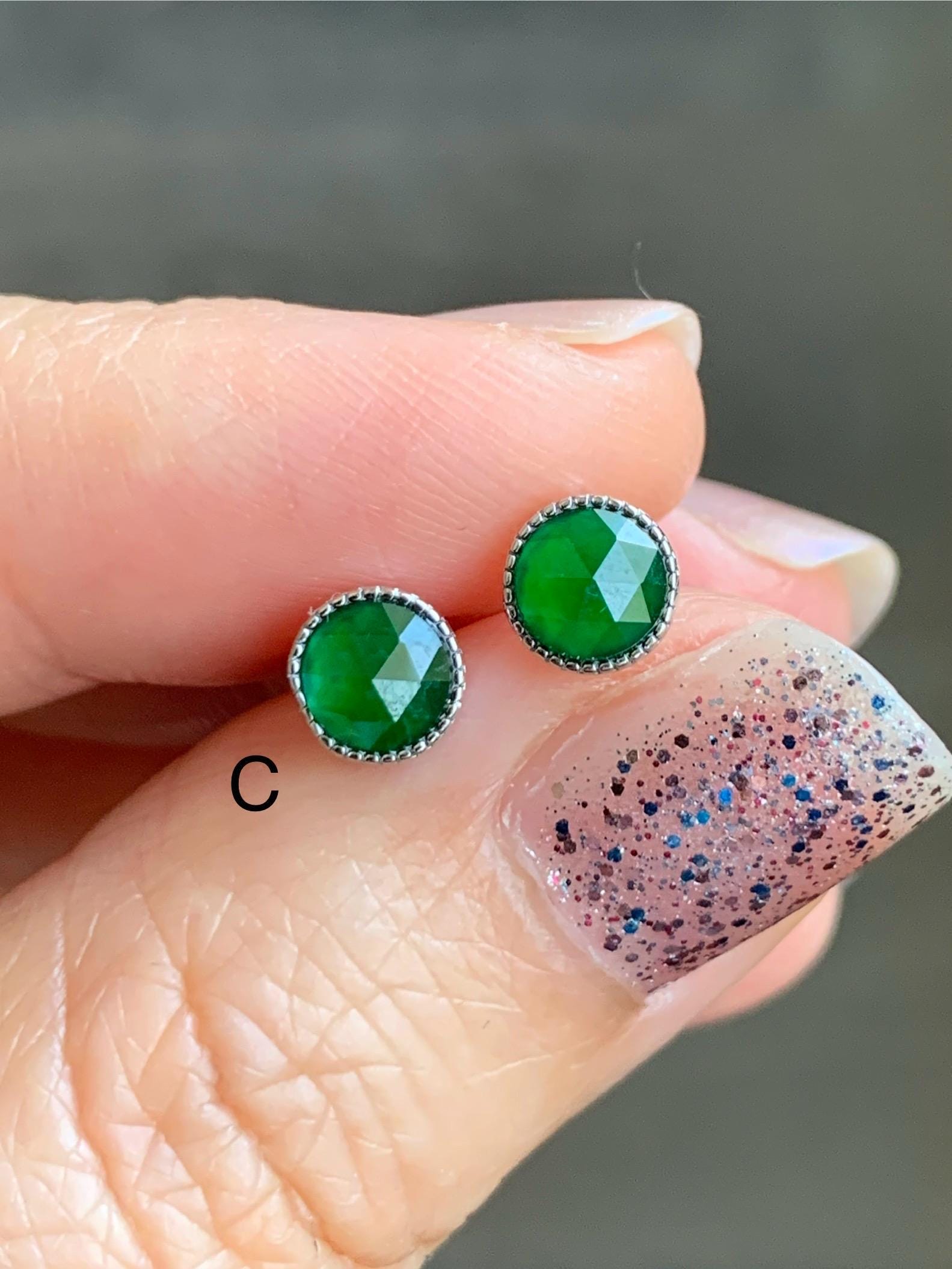 Natural Grade A Guatemalan Icy Translucent Vibrant Green Jadeite Triangle Faceted Petite Stud Earrings Sterling Silver 天然冰危绿翡翠切割面银镶耳钉 QGL55