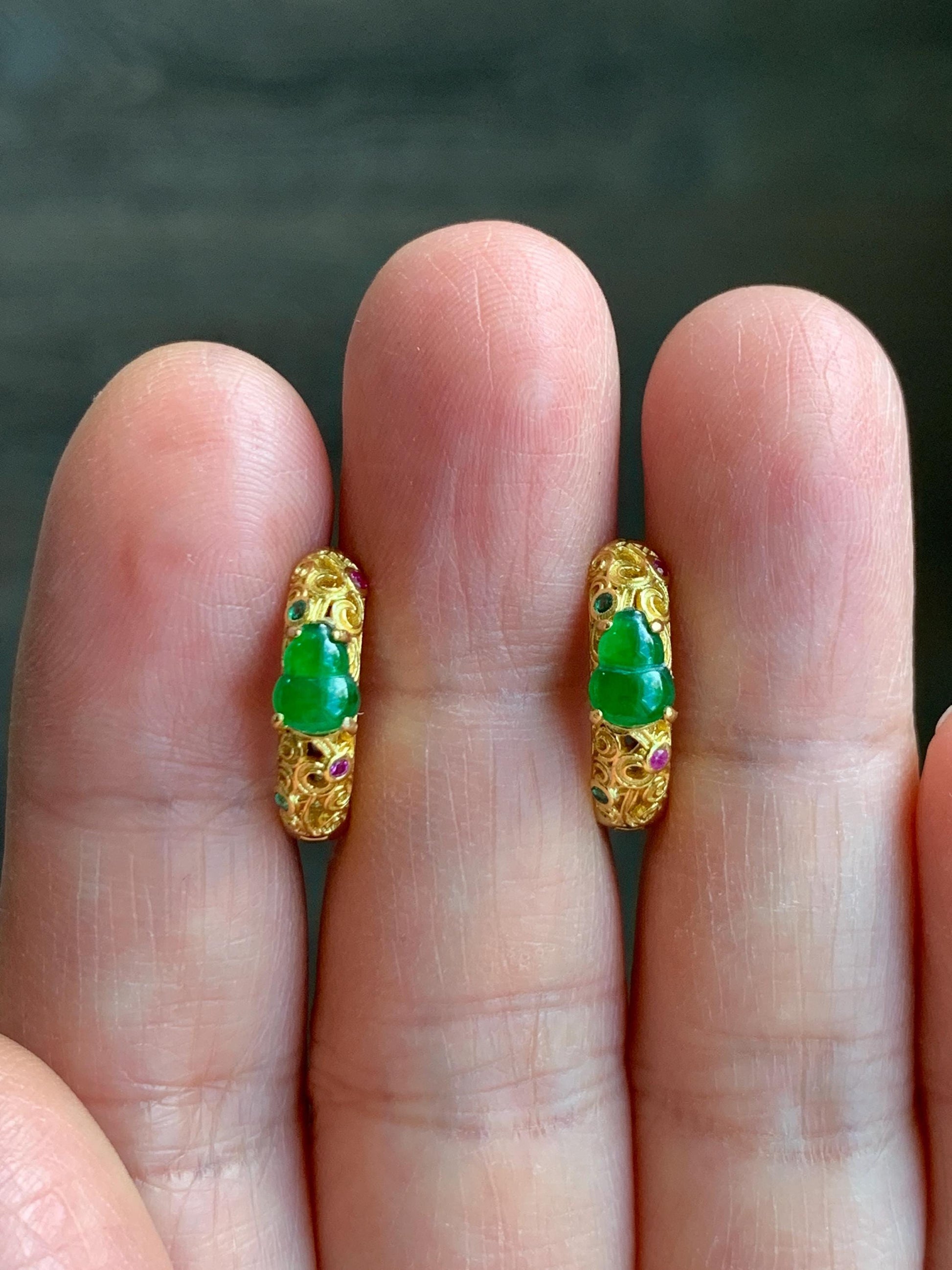 Natural Guatemalan Icy Translucent Vibrant Green Gourd Jadeite Hoop Huggie Earrings Sterling Silver Yellow Gold Overlay 天然冰危绿翡翠葫芦银镶耳包 HWL80