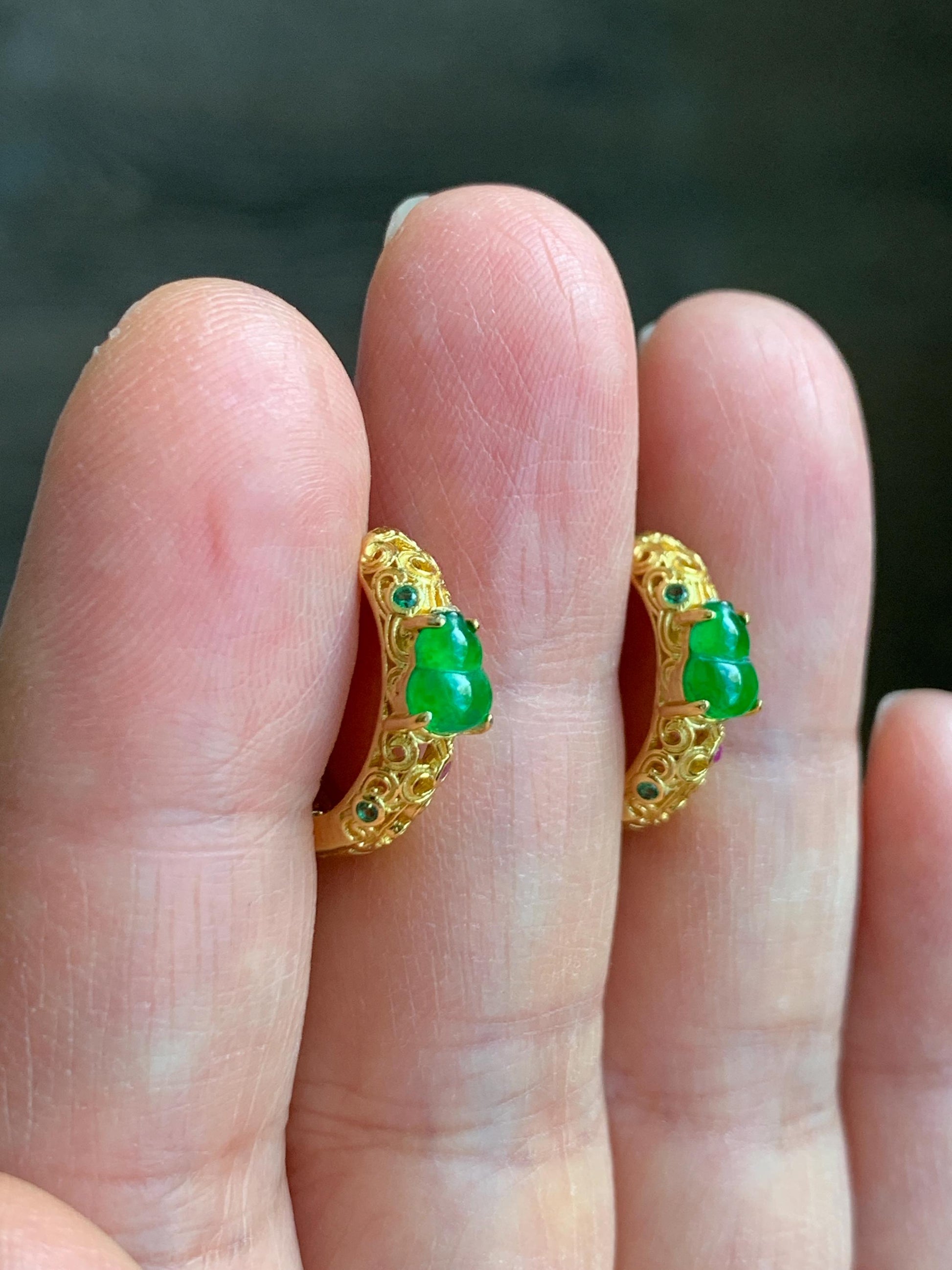 Natural Guatemalan Icy Translucent Vibrant Green Gourd Jadeite Hoop Huggie Earrings Sterling Silver Yellow Gold Overlay 天然冰危绿翡翠葫芦银镶耳包 HWL80