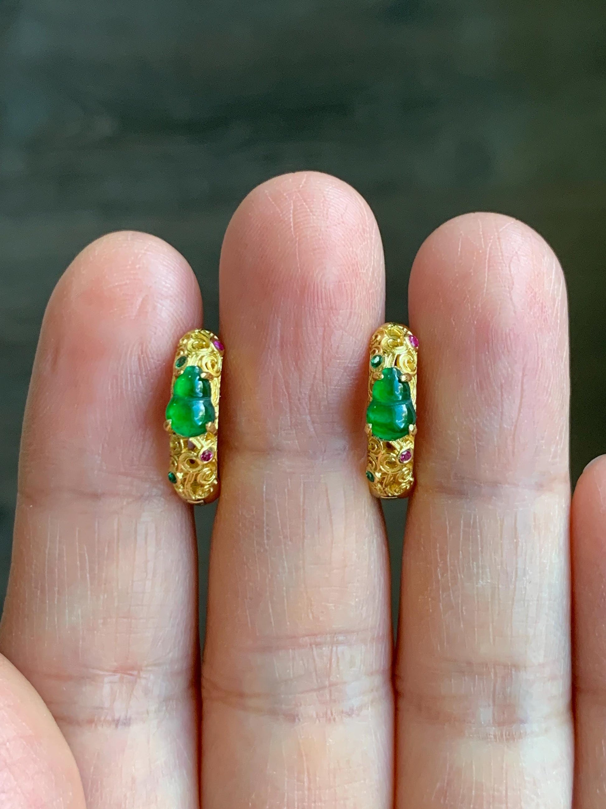 Natural Guatemalan Icy Translucent Vibrant Green Gourd Jadeite Hoop Huggie Earrings Sterling Silver Yellow Gold Overlay 天然冰危绿翡翠葫芦银镶耳包 HWL70