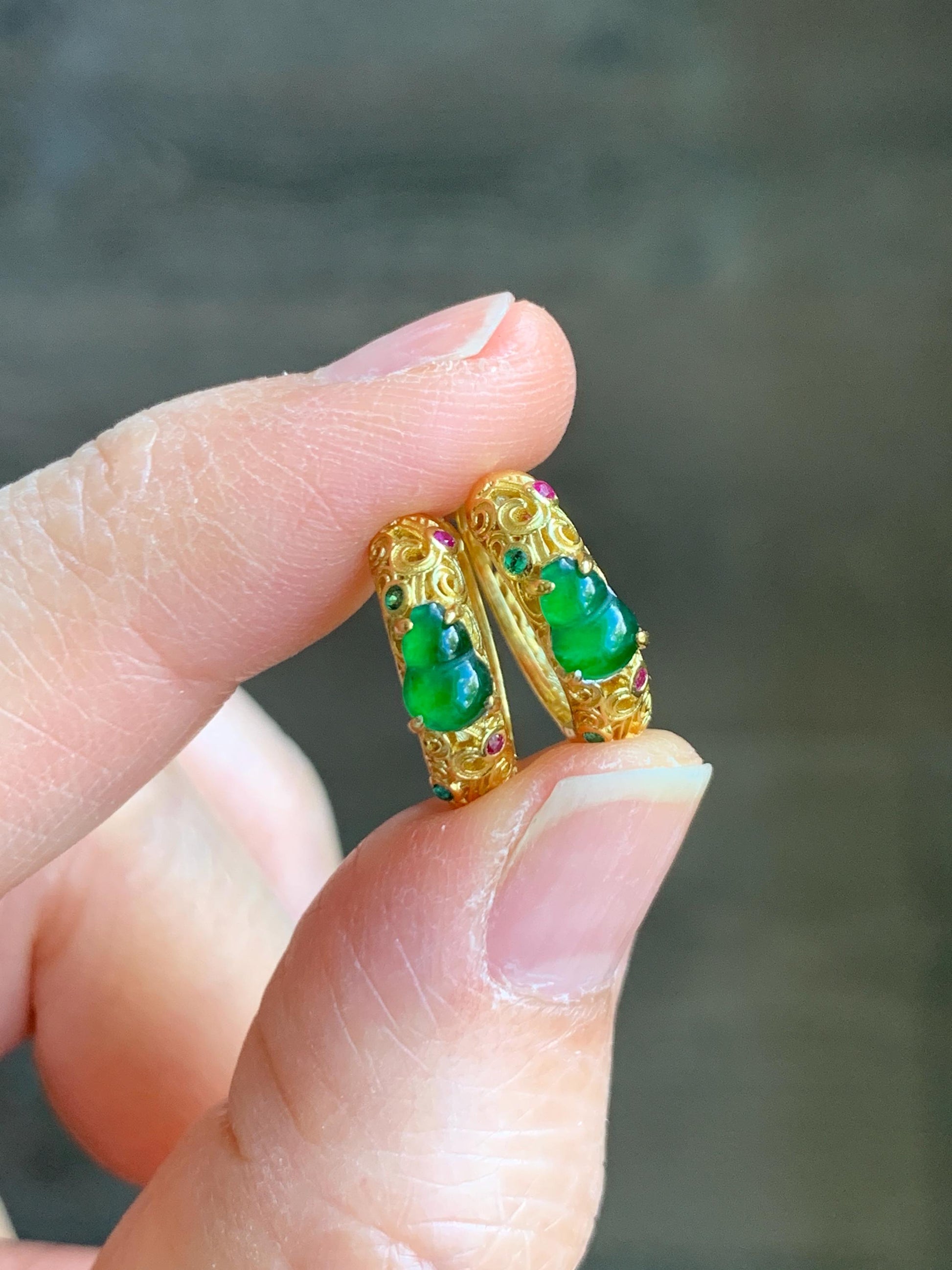 Natural Guatemalan Icy Translucent Vibrant Green Gourd Jadeite Hoop Huggie Earrings Sterling Silver Yellow Gold Overlay 天然冰危绿翡翠葫芦银镶耳包 HWL70