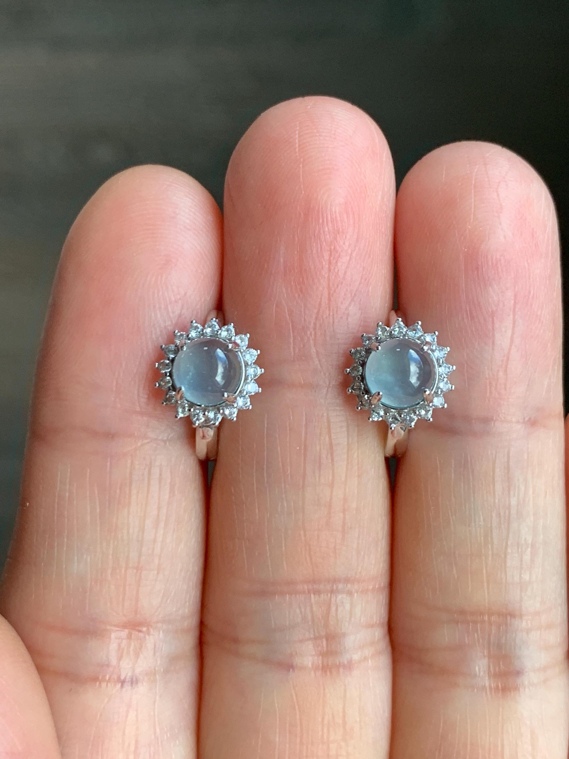 Natural Grade A Guatemalan Icy Highly Translucent Pastel Blue Jadeite Halo Style Huggie Hoop Earrings 天然冰危淡蓝翡翠银镶耳包 WBHD70
