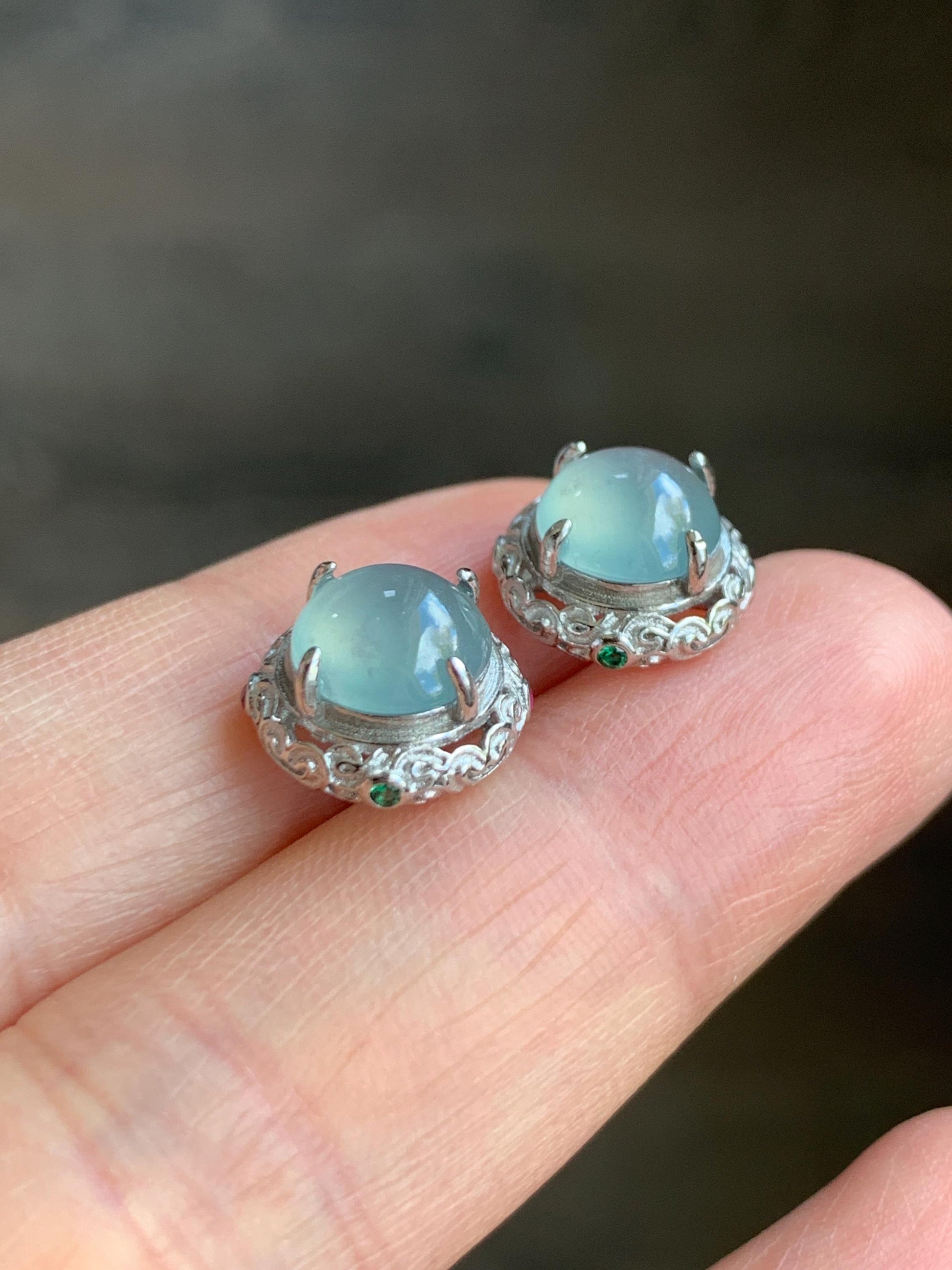 Natural Guatemalan Grade A Icy Highly Translucent Pastel Light Blue Jadeite Round Stud Earrings Sterling Silver 天然冰危淡蓝翡翠蛋面银镶耳钉 DLWD90