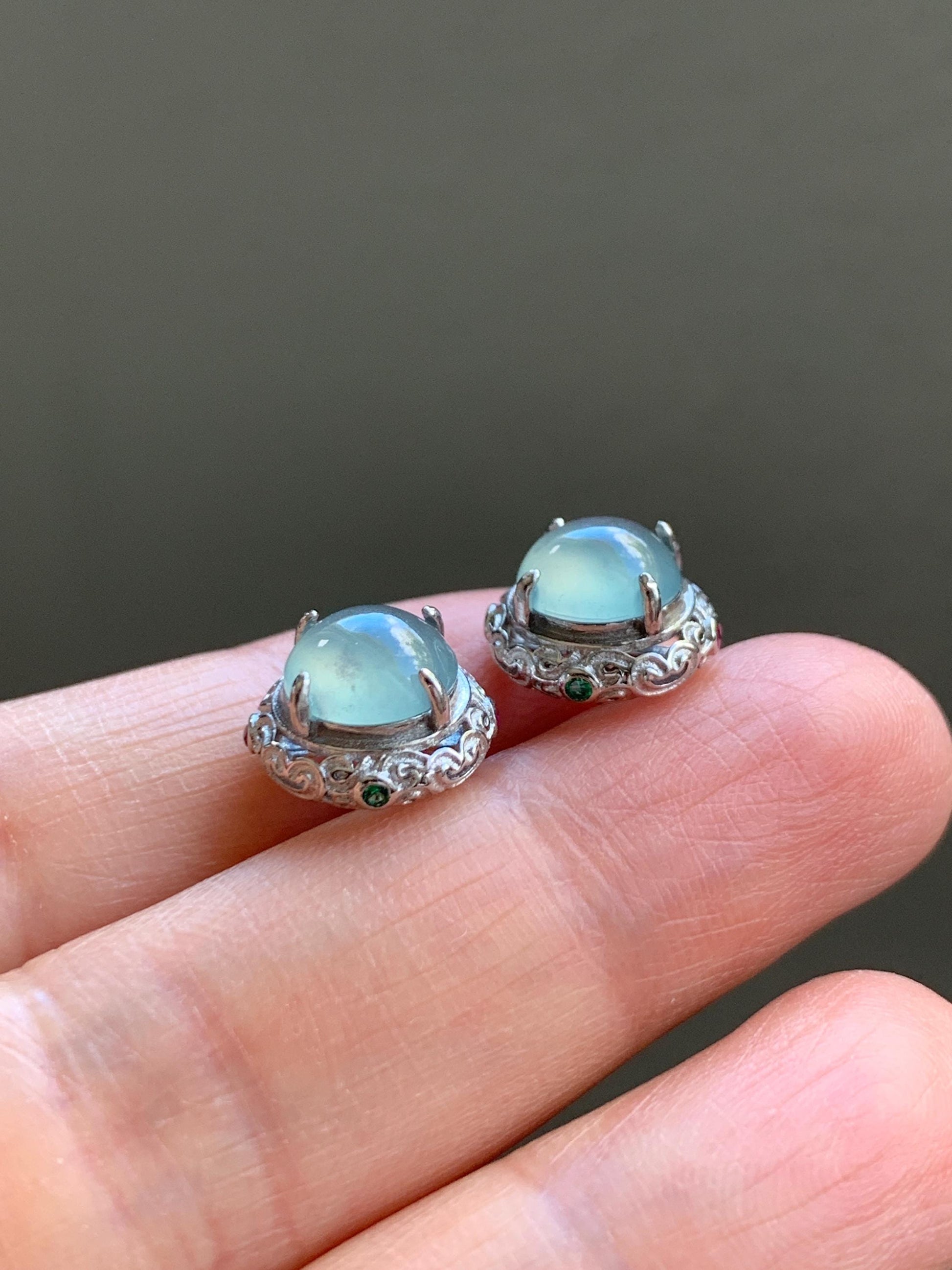Natural Guatemalan Grade A Icy Highly Translucent Pastel Light Blue Jadeite Round Stud Earrings Sterling Silver 天然冰危淡蓝翡翠蛋面银镶耳钉 DLWD90