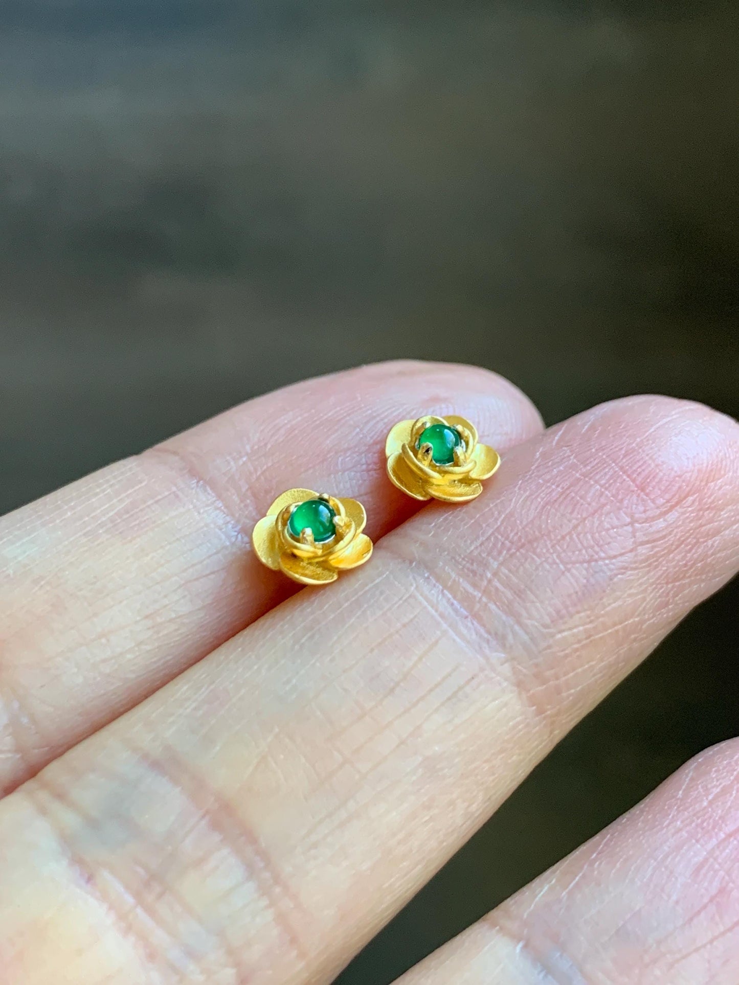 Petite Natural Grade A Guatemalan Icy Highly Translucent Vibrant Green Jadeite Flower Stud Earrings Sterling Silver YG 天然冰危绿翡翠花银耳钉 XJH55