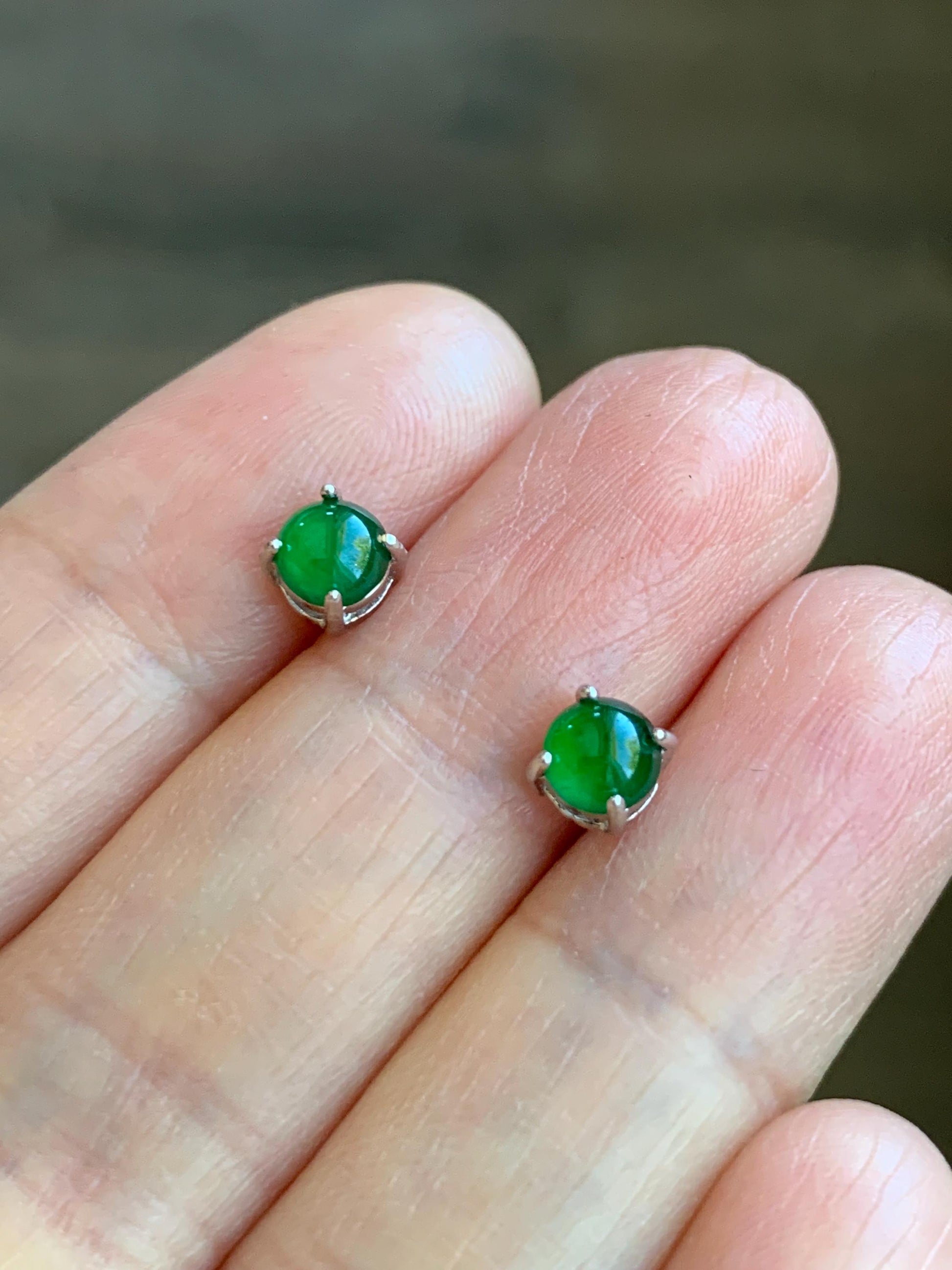 Petite Natural Grade A Guatemalan Icy Translucent Vibrant Green Jade Jadeite Round Stud Earrings Sterling Silver 4.8mm 天然冰危绿翡翠小圆蛋面银镶耳钉 XYW50