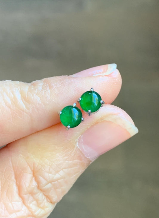 Petite Natural Grade A Guatemalan Icy Translucent Vibrant Green Jade Jadeite Round Stud Earrings Sterling Silver 4.8mm 天然冰危绿翡翠小圆蛋面银镶耳钉 XYW50