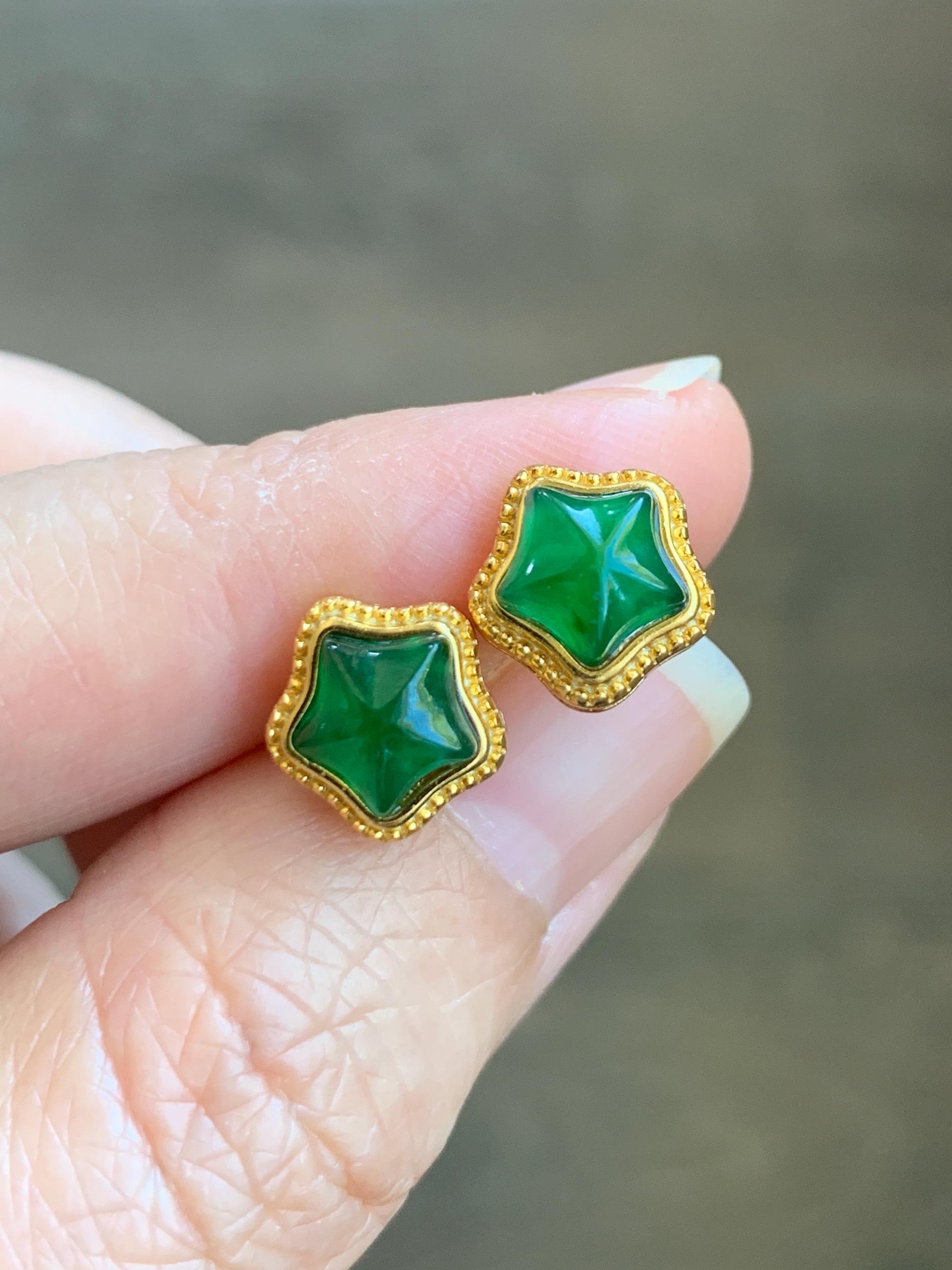 Natural Grade A Guatemalan Icy Translucent Vibrant Green Jadeite Star Stud Earrings Sterling Silver Yellow Gold Overlay 天然冰危绿翡翠星星银耳钉 XWX120