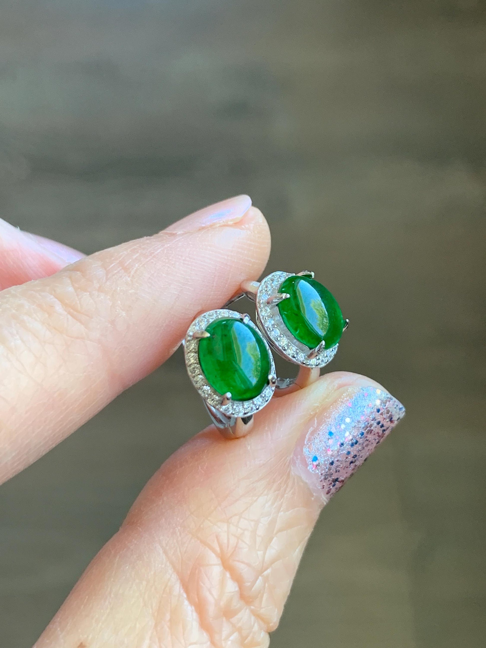 Natural Grade A Guatemalan Icy Translucent Vibrant Green Jade Jadeite Halo Style Huggie Hoop Earrings Sterling Silver 天然冰危绿翡翠镶嵌耳包 TYD88