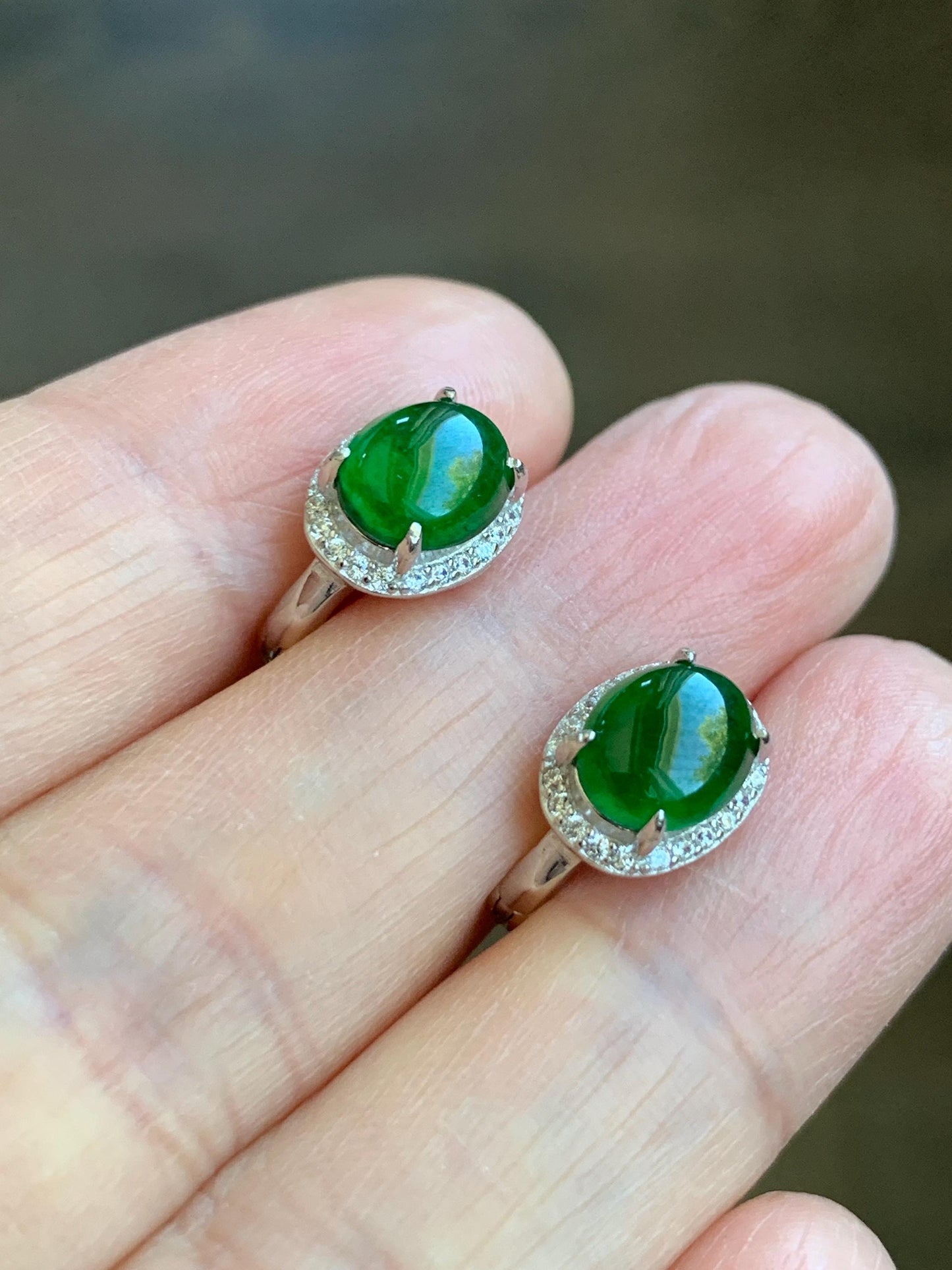 Natural Grade A Guatemalan Icy Translucent Vibrant Green Jade Jadeite Halo Style Huggie Hoop Earrings Sterling Silver 天然冰危绿翡翠镶嵌耳包 TYD88
