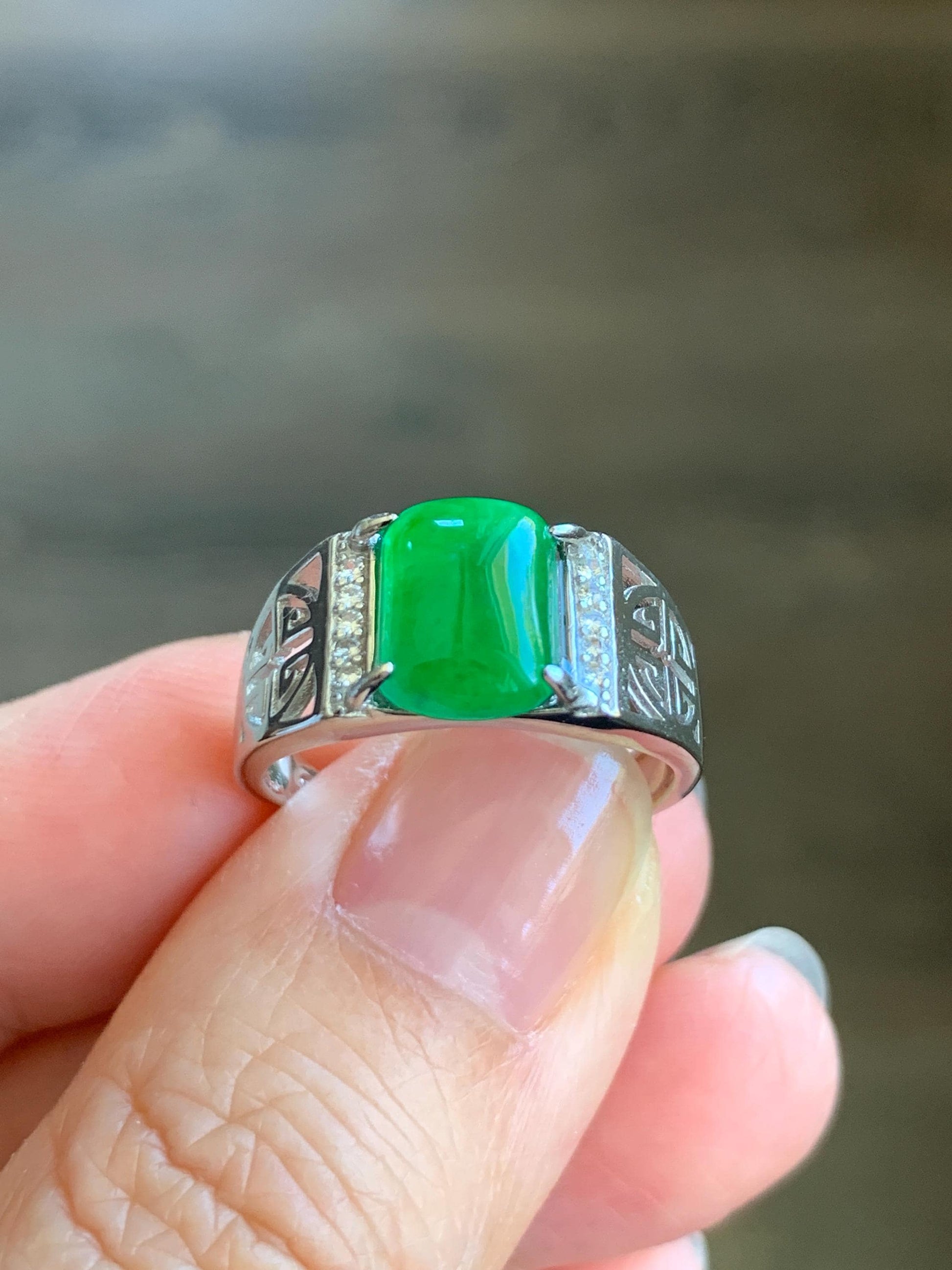 Natural Grade A Guatemalan Icy Translucent Vibrant Green Jadeite Saddle Ring Sterling Silver Size Adjustable 天然冰危绿翡翠马鞍银镶戒指 WLD150D