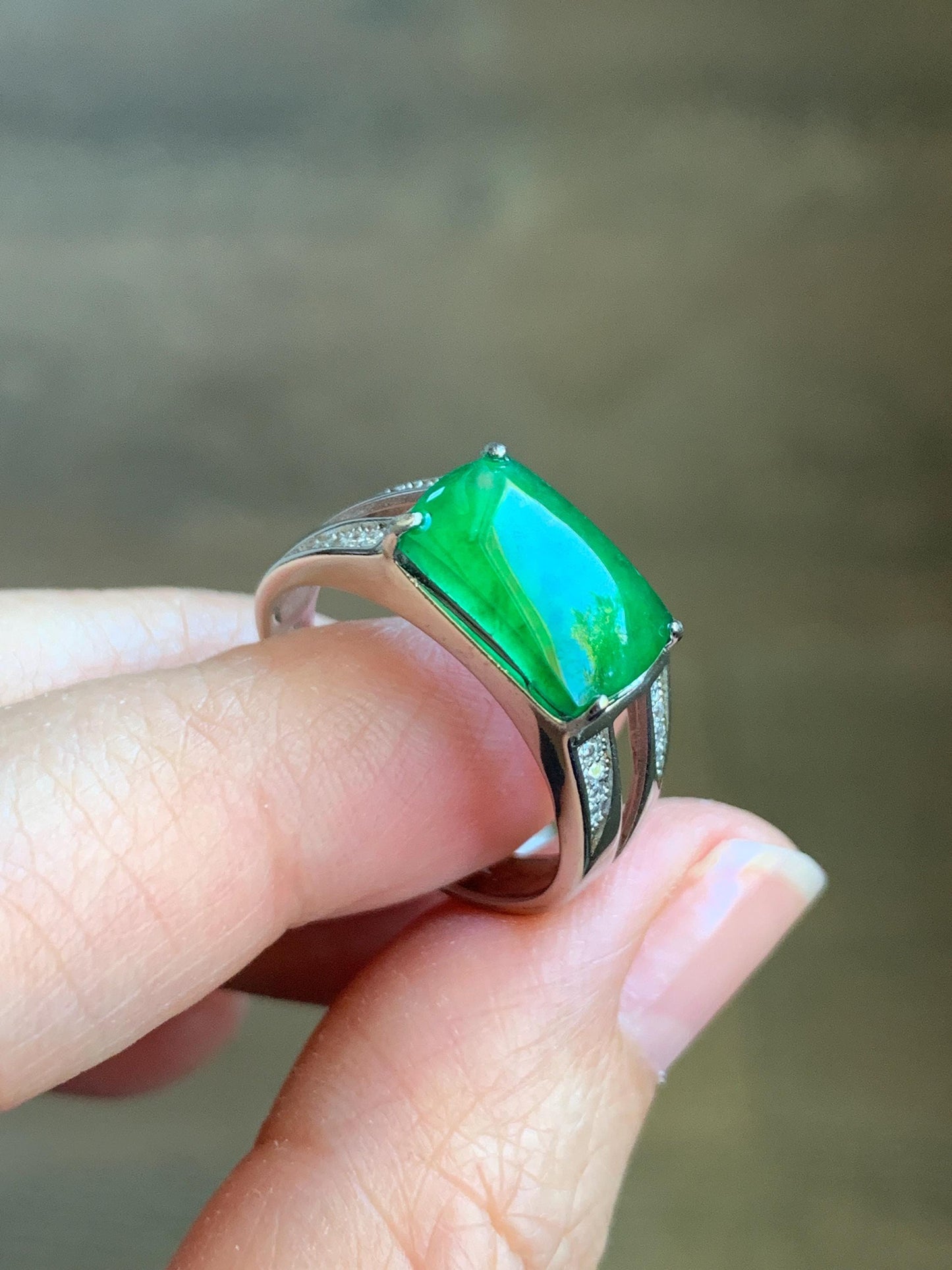 Natural Grade A Guatemalan Icy Translucent Vibrant Green Jadeite Saddle Ring Sterling Silver Size Adjustable 天然冰危绿翡翠马鞍银镶戒指 WLD150E