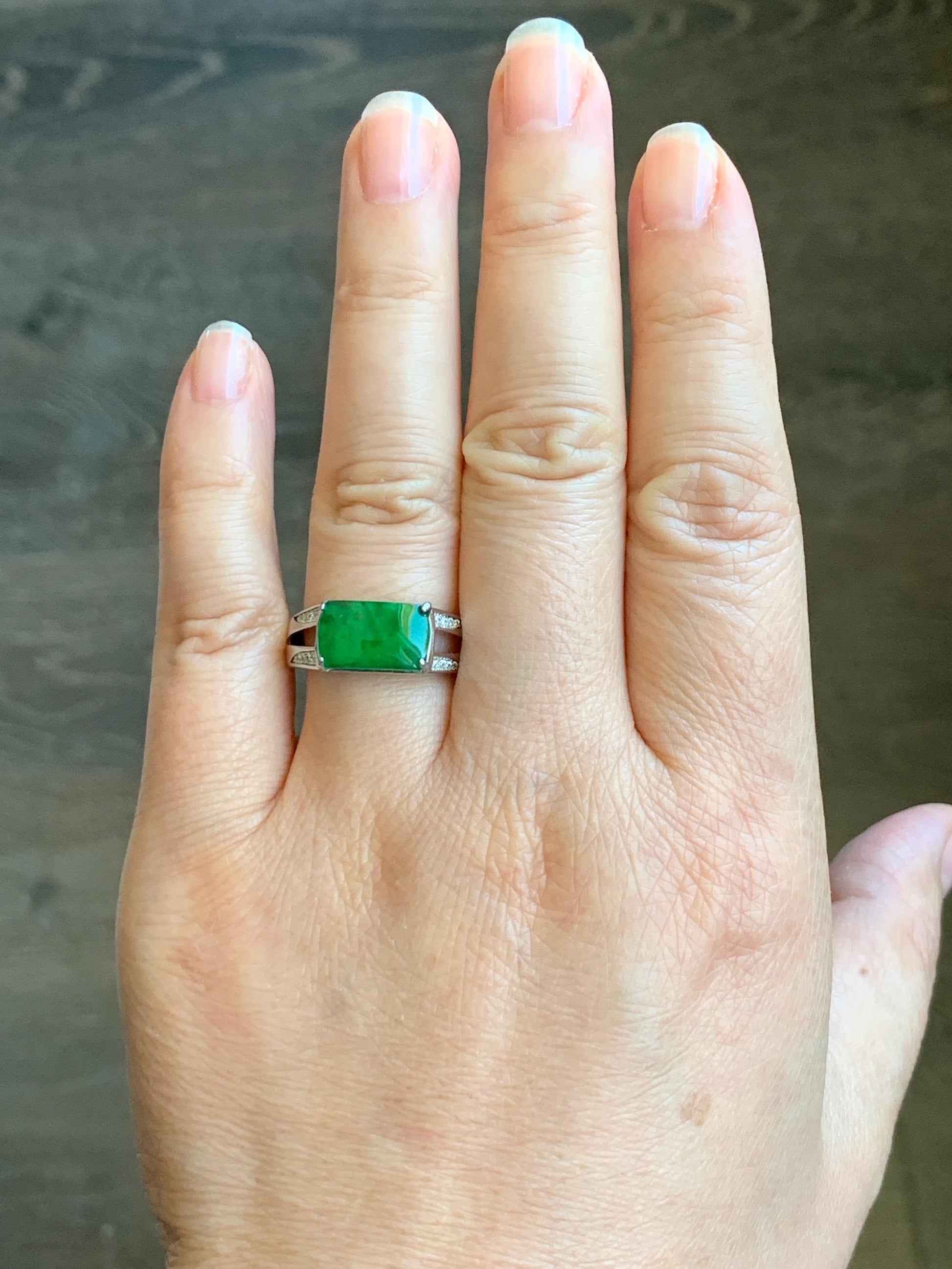 Natural Grade A Guatemalan Icy Translucent Vibrant Green Jadeite Saddle Ring Sterling Silver Size Adjustable 天然冰危绿翡翠马鞍银镶戒指 WLD150E