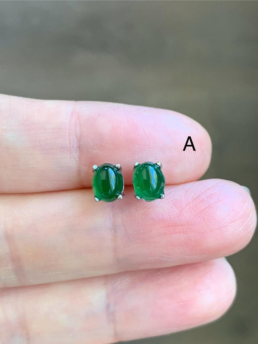 Natural Grade A Guatemalan Icy Translucent Vibrant Green Jade Jadeite Oval Cabochon Stud Earrings Sterling Silver 6x5mm 天然冰危绿翡翠椭圆银镶耳钉 TYW120