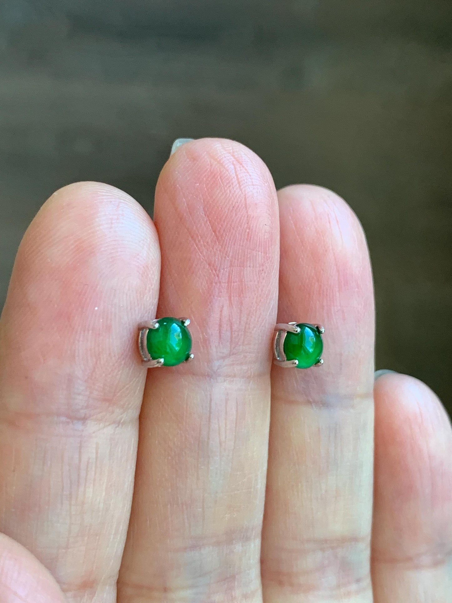 Petite Natural Grade A Guatemalan Icy Translucent Vibrant Green Jade Jadeite Round Stud Earrings Sterling Silver 4.8mm 天然冰危绿翡翠小圆蛋面银镶耳钉 XYW50