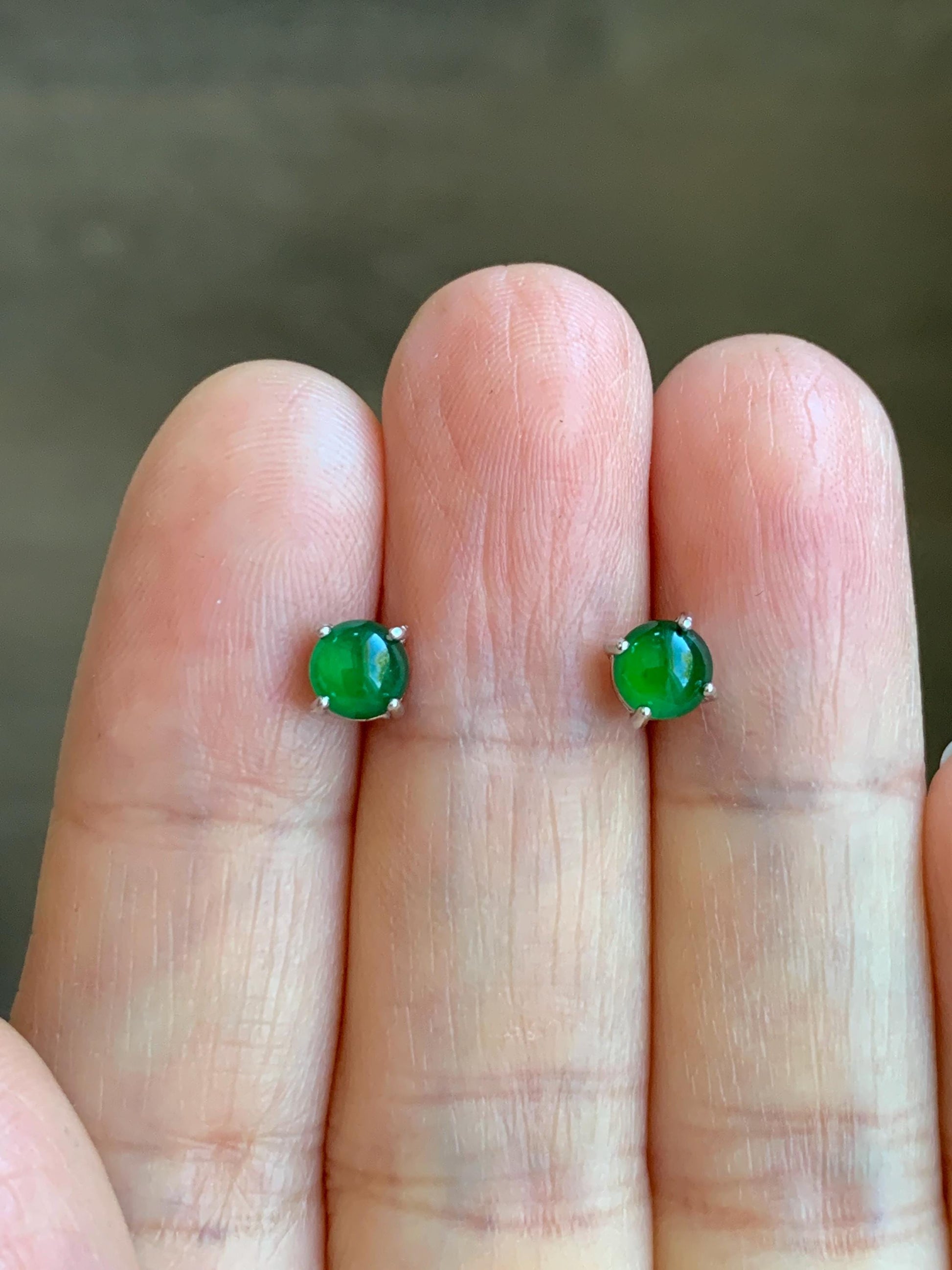Petite Natural Grade A Guatemalan Icy Translucent Vibrant Green Jade Jadeite Round Stud Earrings Sterling Silver 4.8mm 天然冰危绿翡翠小圆蛋面银镶耳钉 XYW50