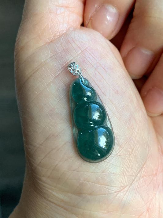 Natural Grade A Guatemalan Icy Translucent Dark Teal Blue Jadeite Carved Peapod Pendant 18K White Gold 天然冰危深蓝绿翡翠福豆镶嵌吊坠 WLD220-E