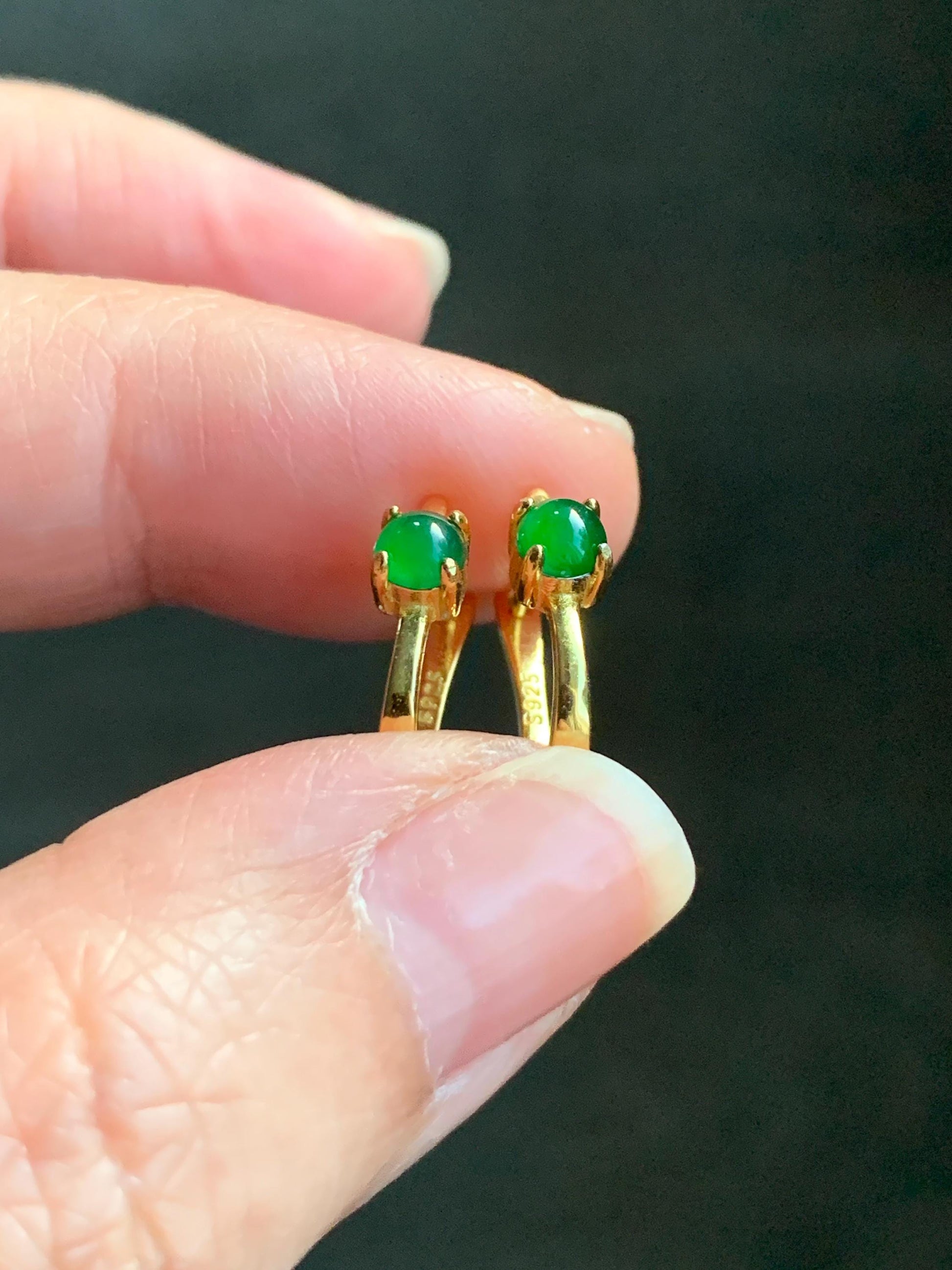 Natural Guatemalan Grade A Icy Translucent Vibrant Green Jadeite Hoop Huggie Earrings Sterling Silver Yellow Gold Overlay 天然冰危绿翡翠银镶耳包 JDEB55