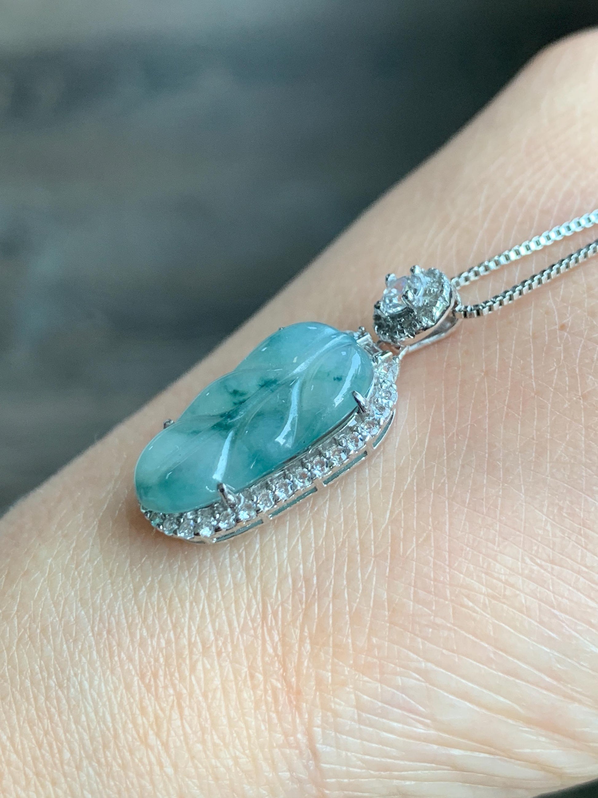 Small Natural Grade A Icy Highly Translucent Gelatinous Green Marbled Jadeite Leaf Pendant S925 Sterling Silver 天然冰胶飘绿花翡翠叶子银镶吊坠 YXR88-D