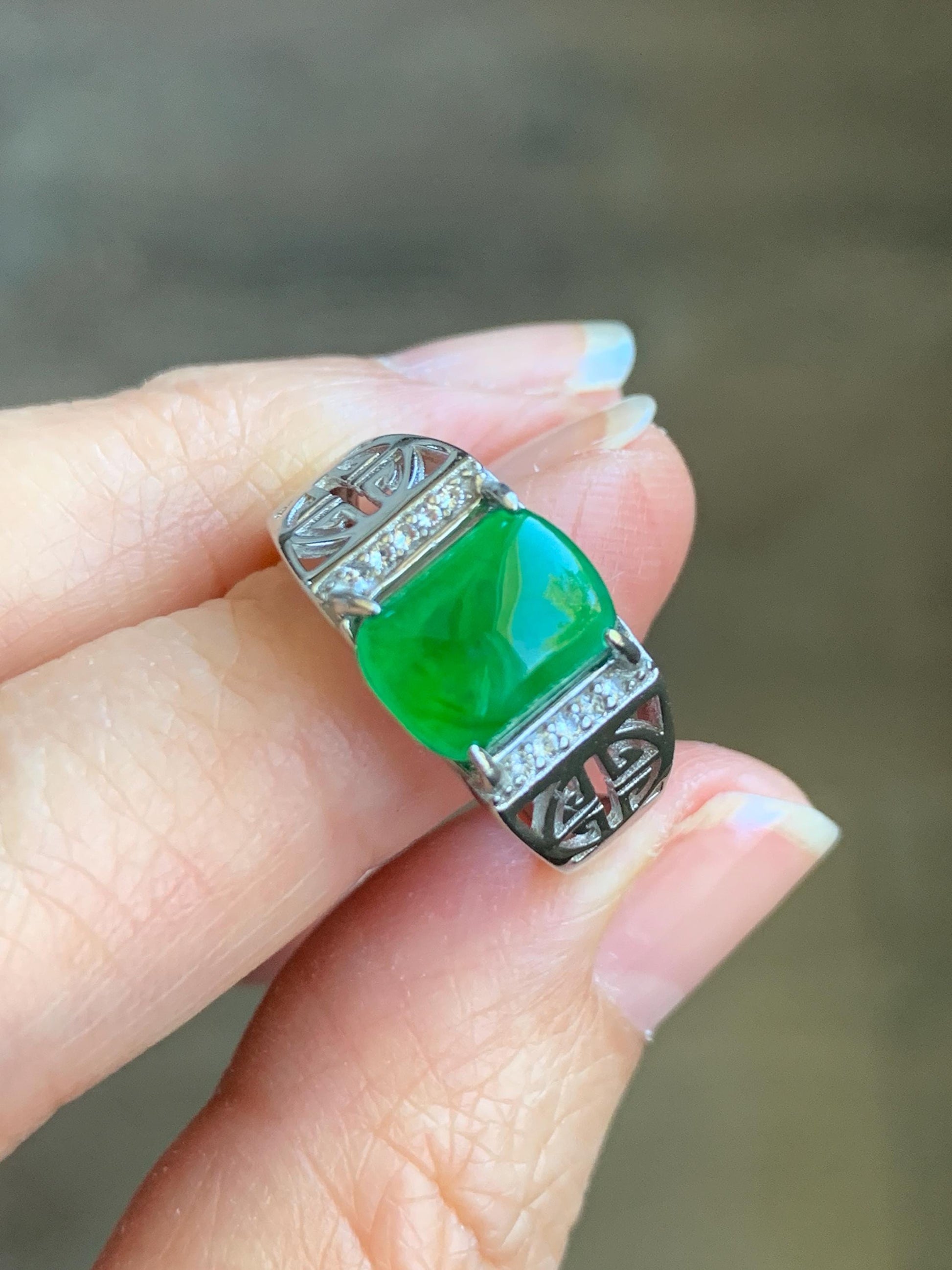 Natural Grade A Guatemalan Icy Translucent Vibrant Green Jadeite Saddle Ring Sterling Silver Size Adjustable 天然冰危绿翡翠马鞍银镶戒指 WLD150D