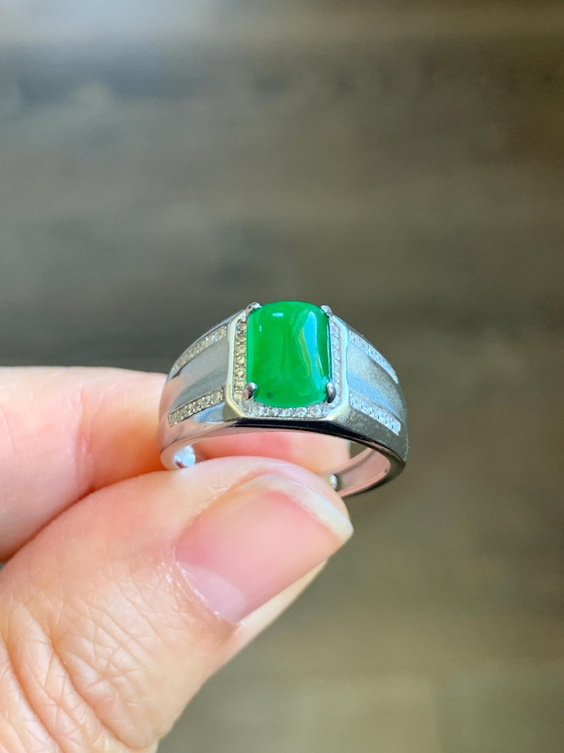 Natural Grade A Guatemalan Icy Translucent Vibrant Green Jadeite Saddle Ring Sterling Silver Size Adjustable 天然冰危绿翡翠马鞍银镶戒指 WLD150B