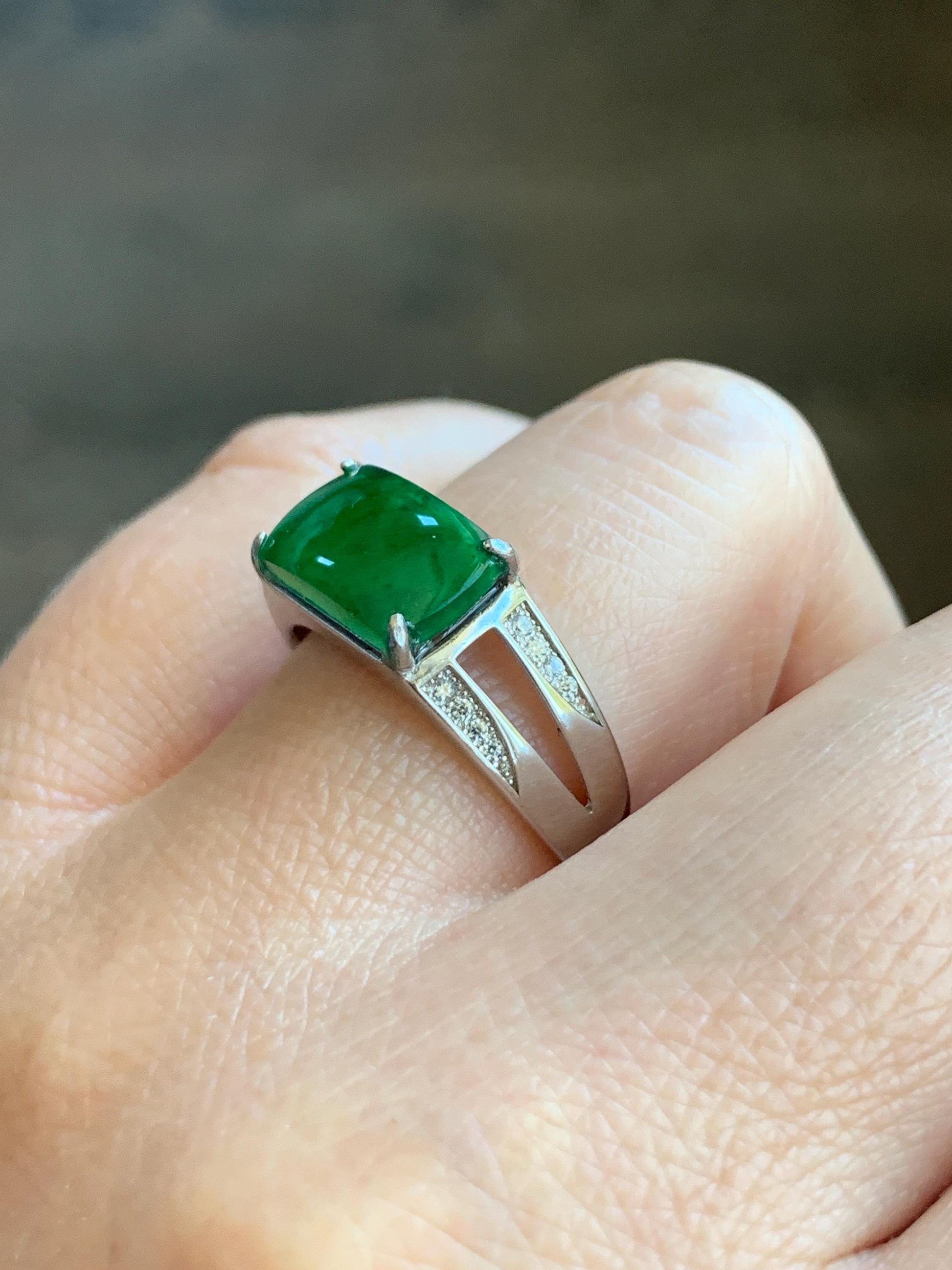 Natural Grade A Guatemalan Icy Translucent Vibrant Green Jadeite Saddle Ring Sterling Silver Size Adjustable 天然冰危绿翡翠马鞍银镶戒指 WLD150E