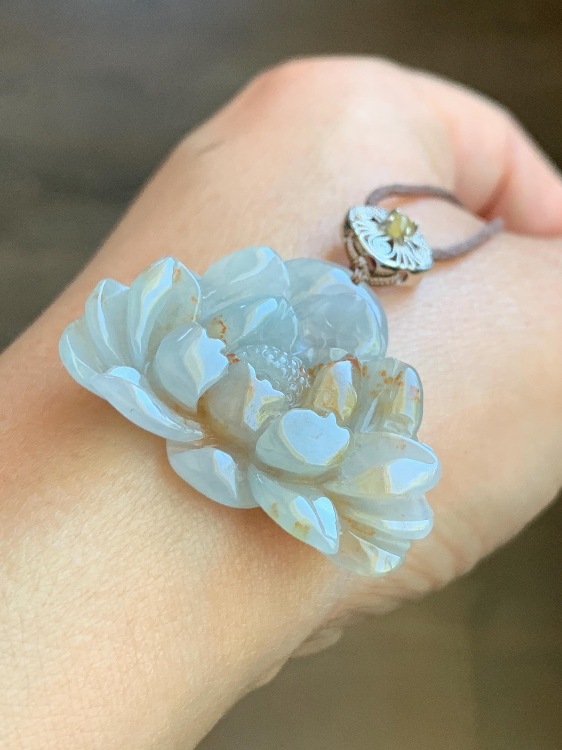 Natural Grade A Icy Translucent Pastel Blue Golden Brown Marbled Jadeite Lotus Flower Rope Necklace Sterling Silver 26" 10g 天然冰胶蓝底撒金翡翠莲花吊坠 Z
